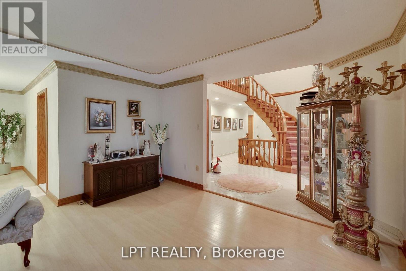 6 Fenton Way, Brampton, Ontario  L6P 0P5 - Photo 17 - W13657402