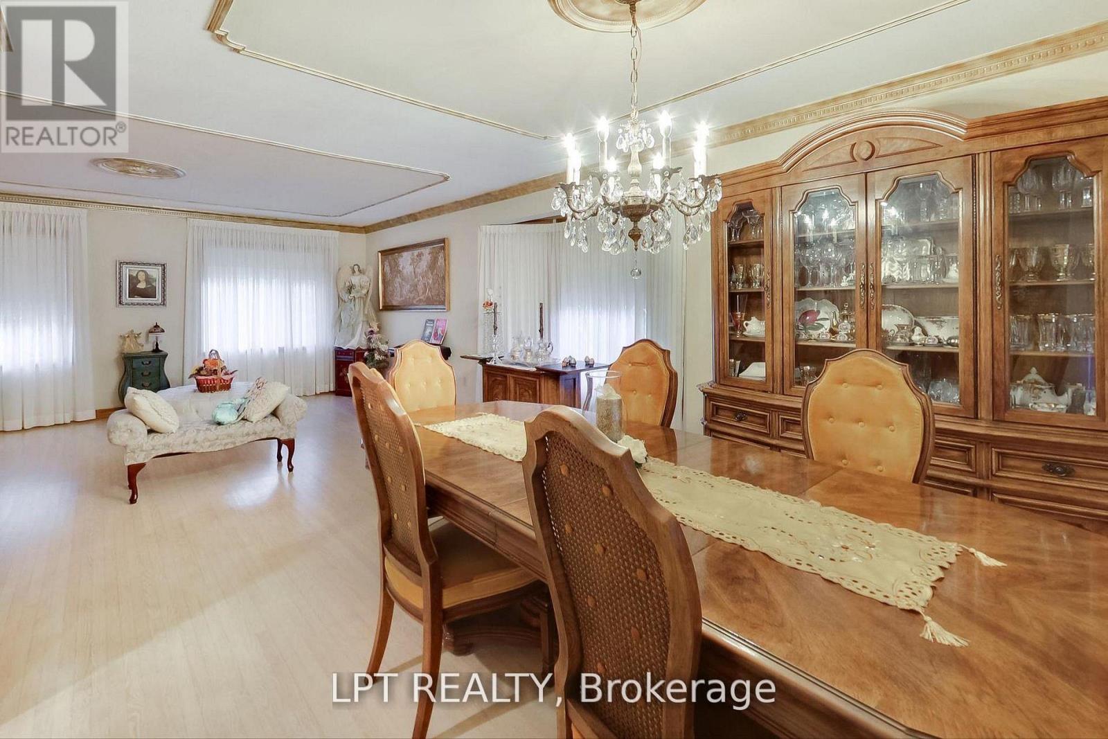 6 Fenton Way, Brampton, Ontario  L6P 0P5 - Photo 21 - W13657402