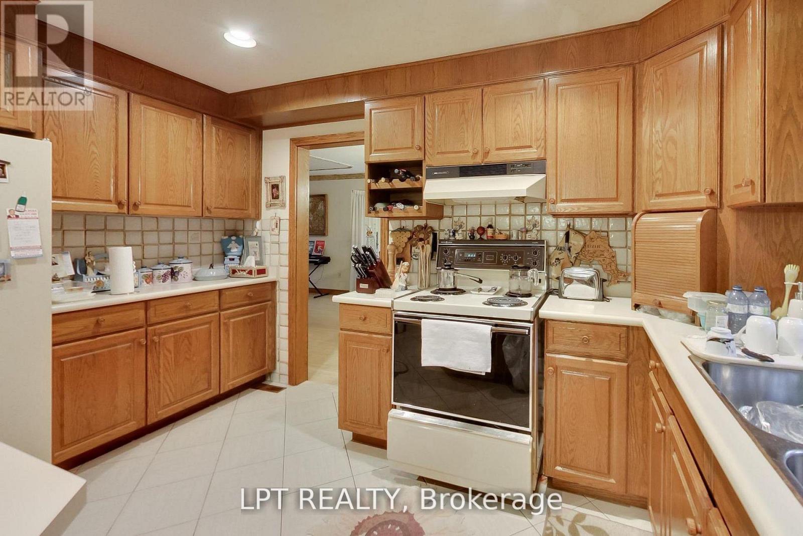 6 Fenton Way, Brampton, Ontario  L6P 0P5 - Photo 22 - W13657402