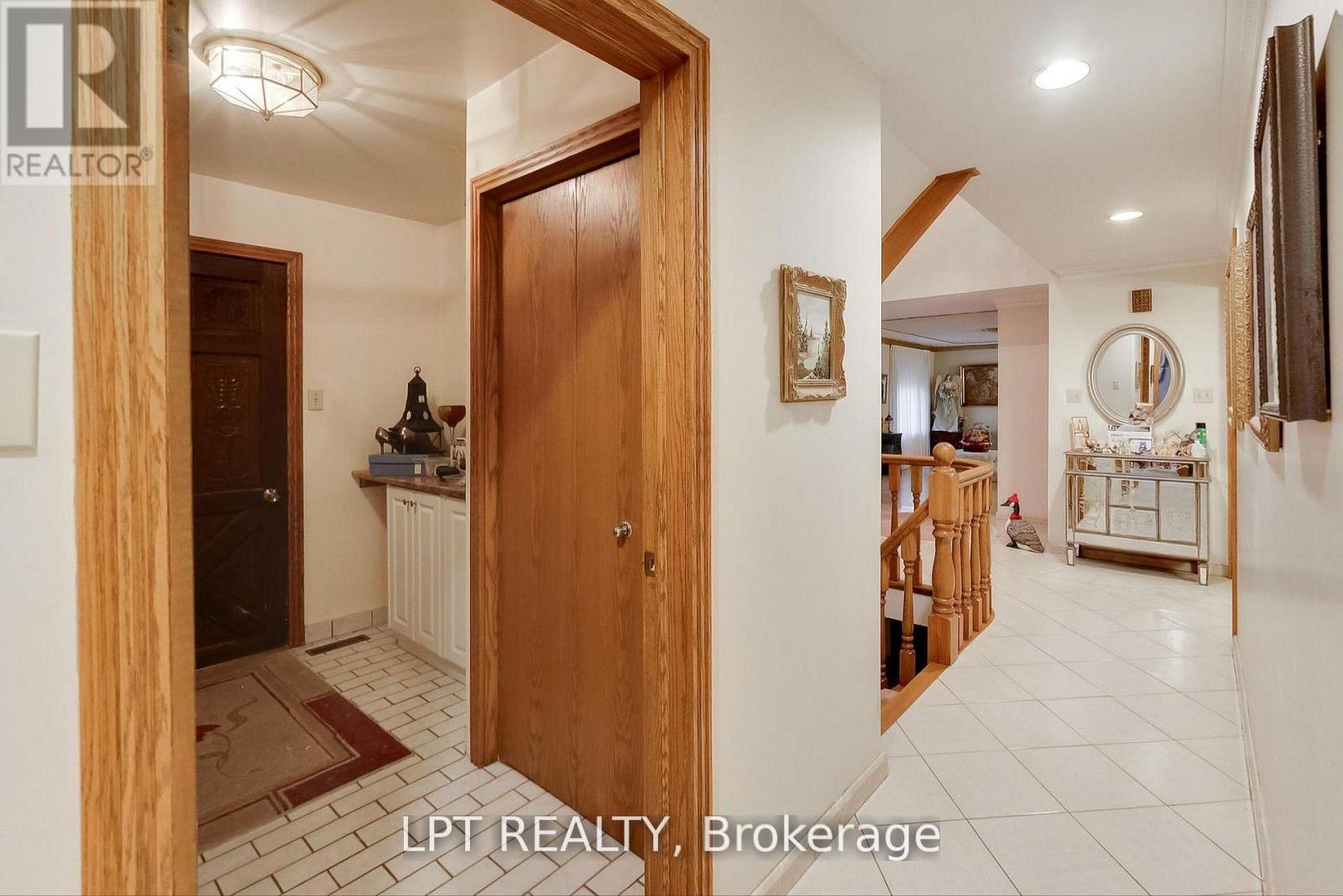 6 Fenton Way, Brampton, Ontario  L6P 0P5 - Photo 29 - W13657402