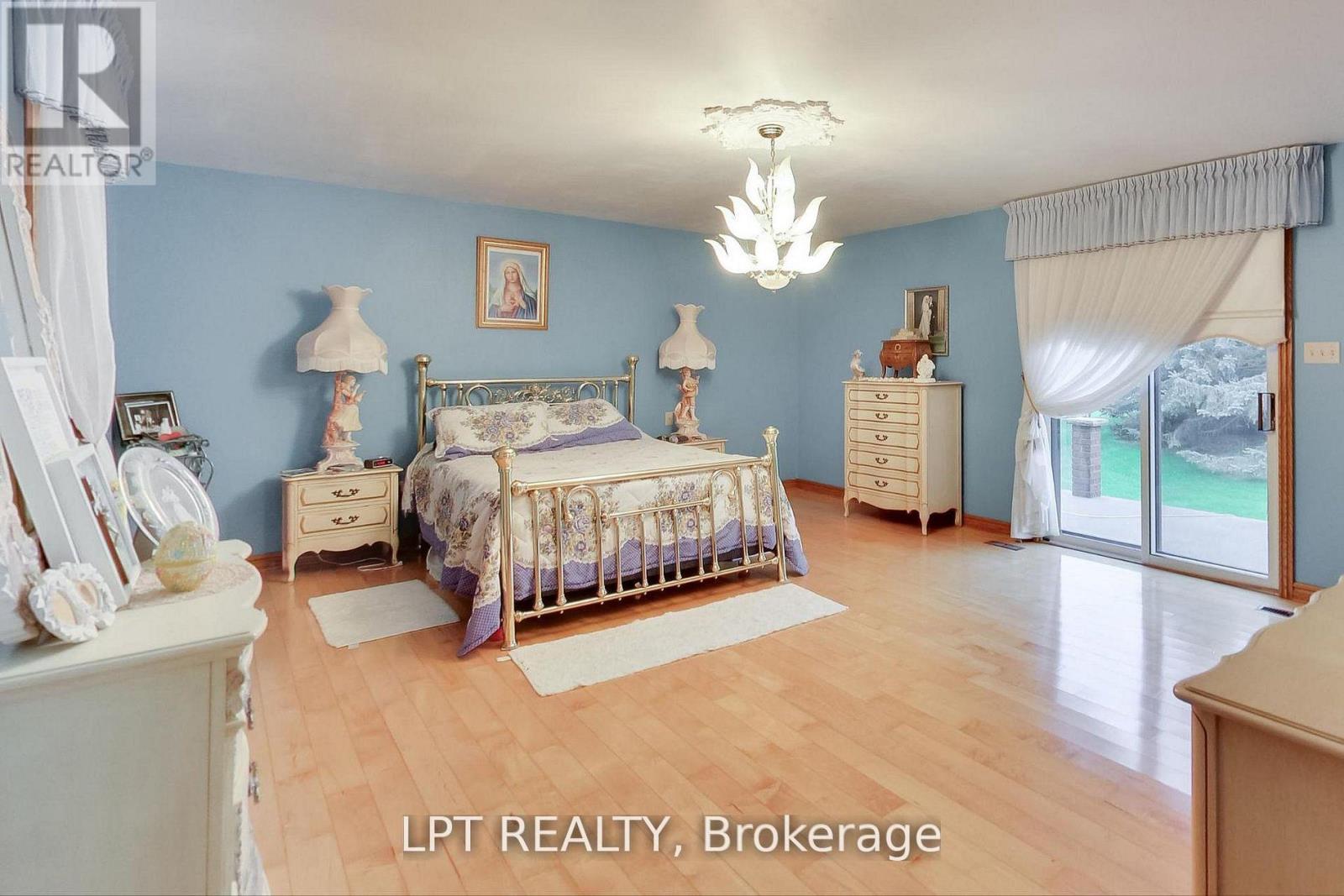 6 Fenton Way, Brampton, Ontario  L6P 0P5 - Photo 35 - W13657402