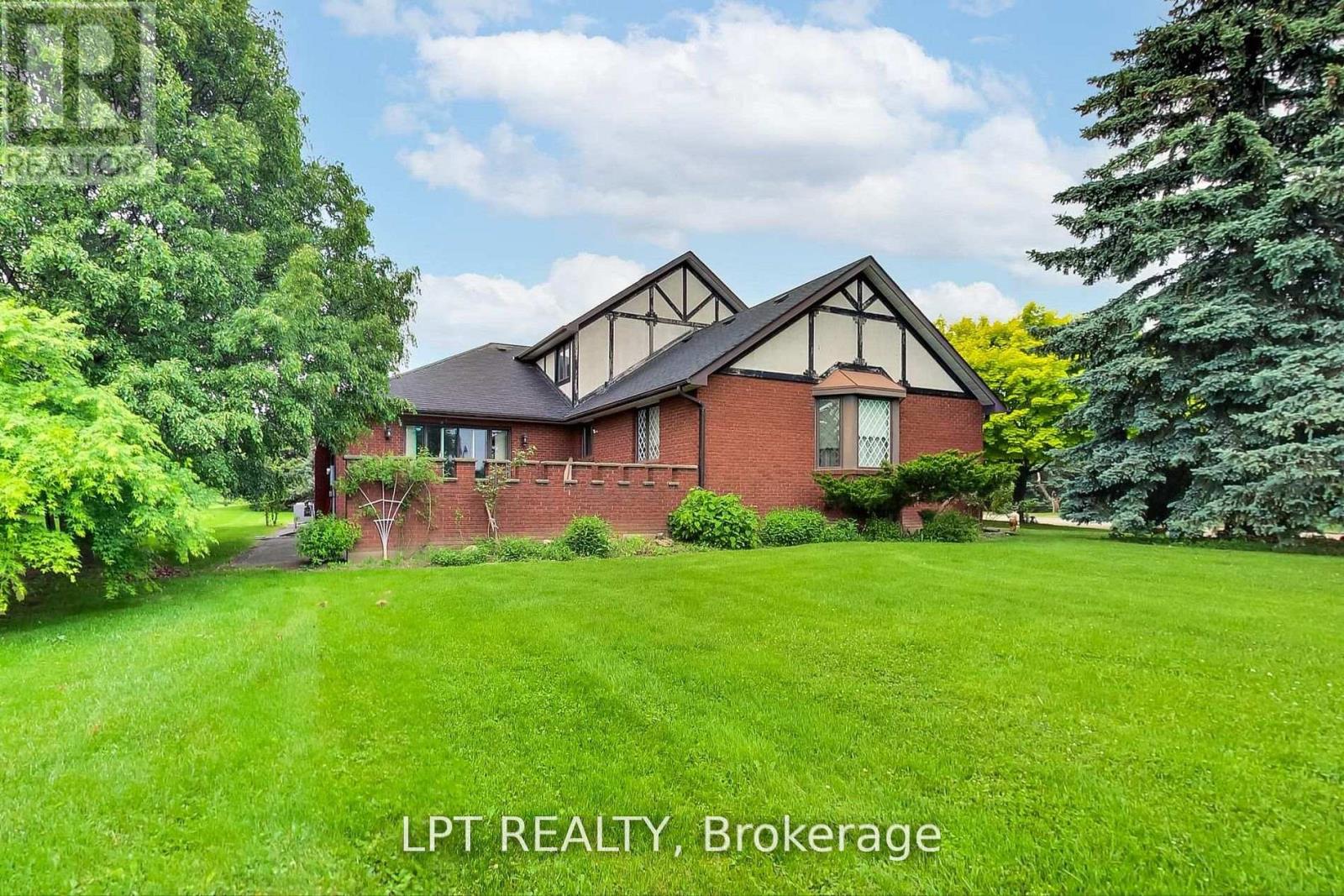 6 Fenton Way, Brampton, Ontario  L6P 0P5 - Photo 9 - W13657402