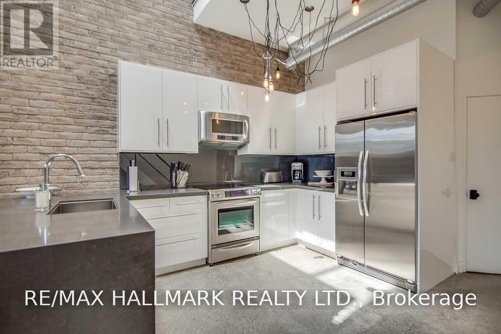 7 - 6 Bartlett Avenue, Toronto, Ontario  M6H 3E8 - Photo 4 - W13657430
