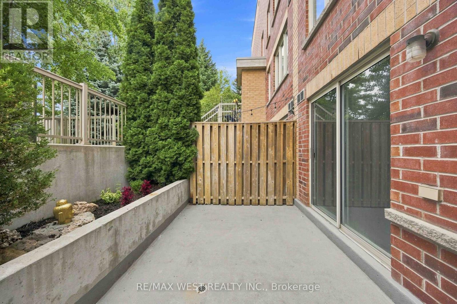 122 - 20 Elsie Lane, Toronto, Ontario  M6P 3N9 - Photo 4 - W13657482