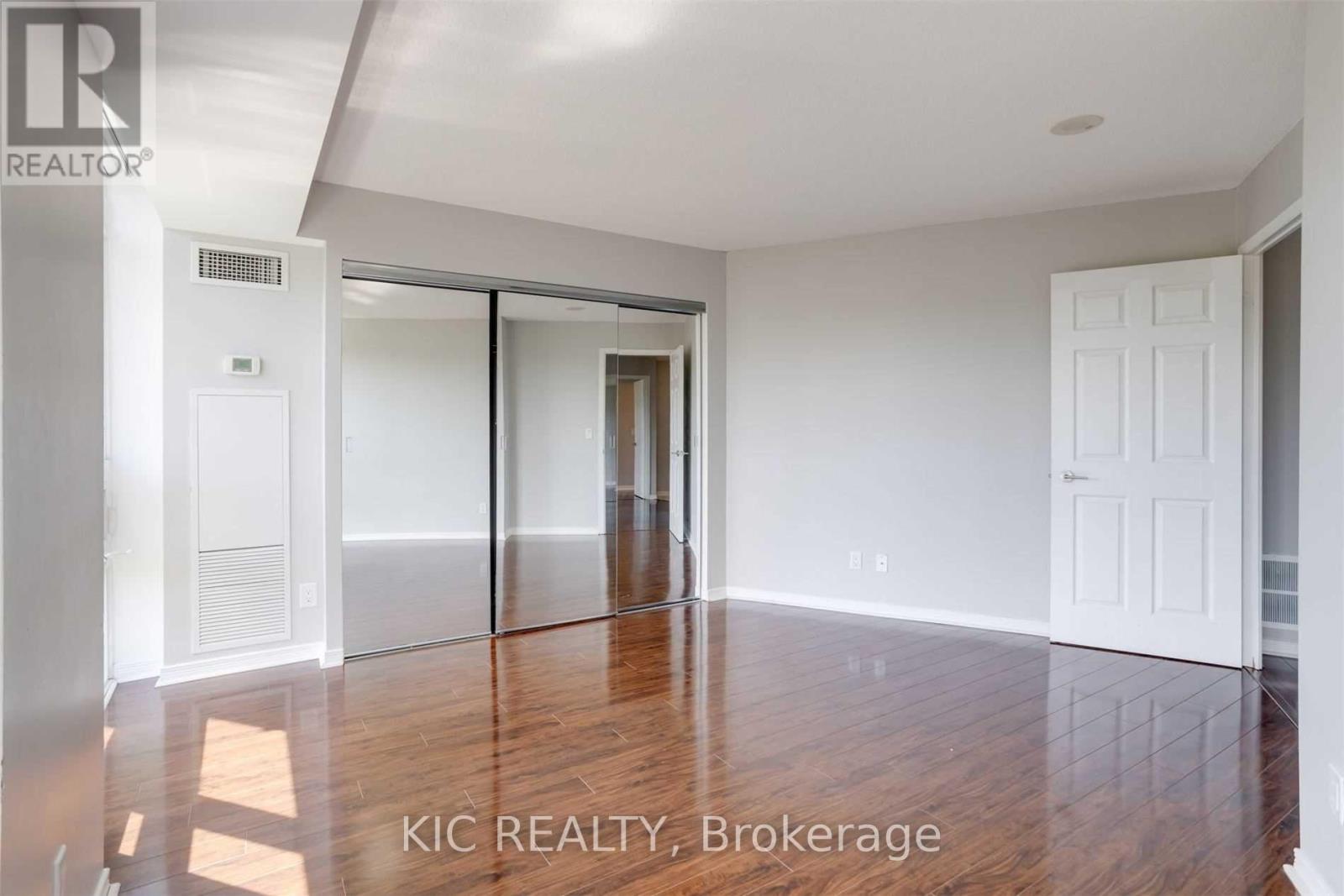 207 - 3 Michael Power Place, Toronto, Ontario  M9A 0A2 - Photo 8 - W13657486