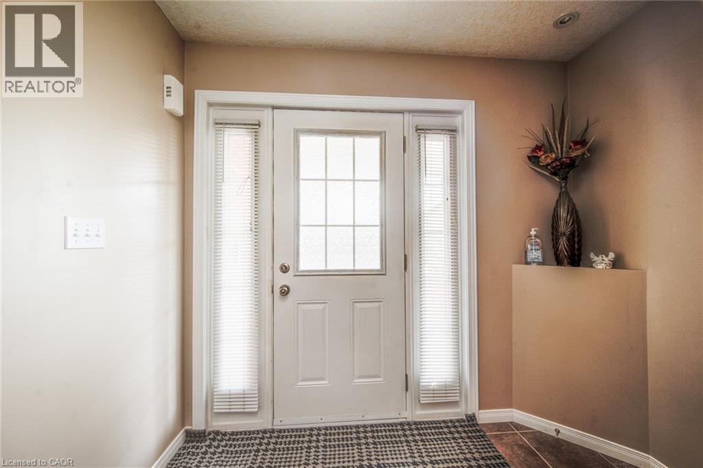 124 Udvari Crescent, Kitchener, Ontario  N2N 3P6 - Photo 4 - 40854558