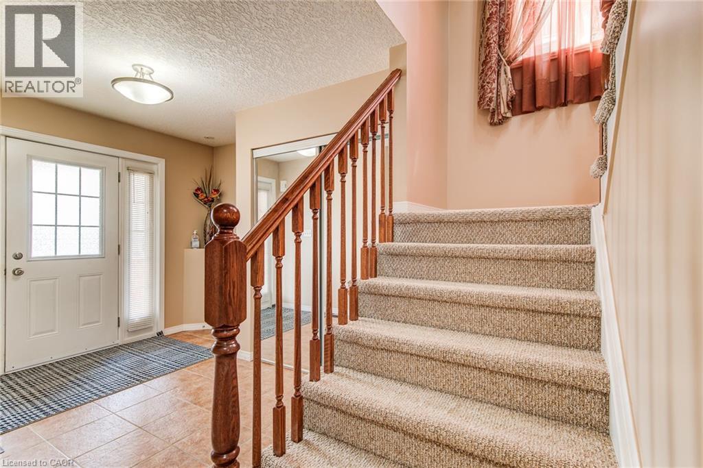 124 Udvari Crescent, Kitchener, Ontario  N2N 3P6 - Photo 5 - 40854558