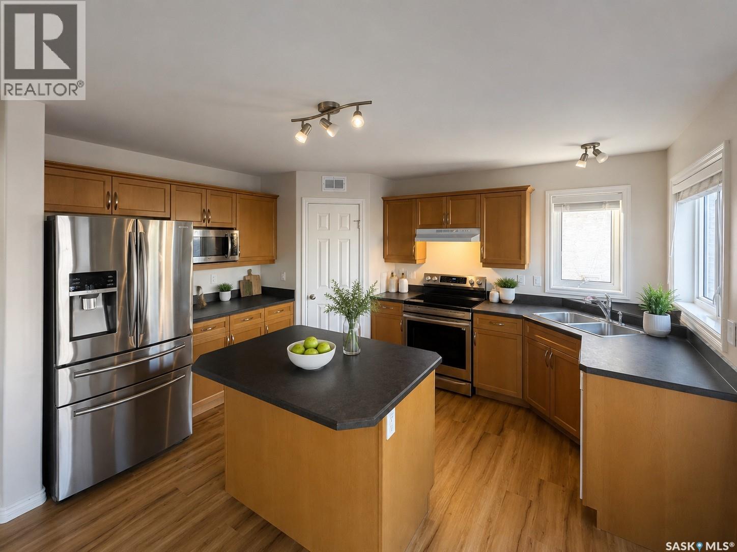 330 Blackstock Cove, Saskatoon, Saskatchewan  S7T 0H3 - Photo 5 - SK045031