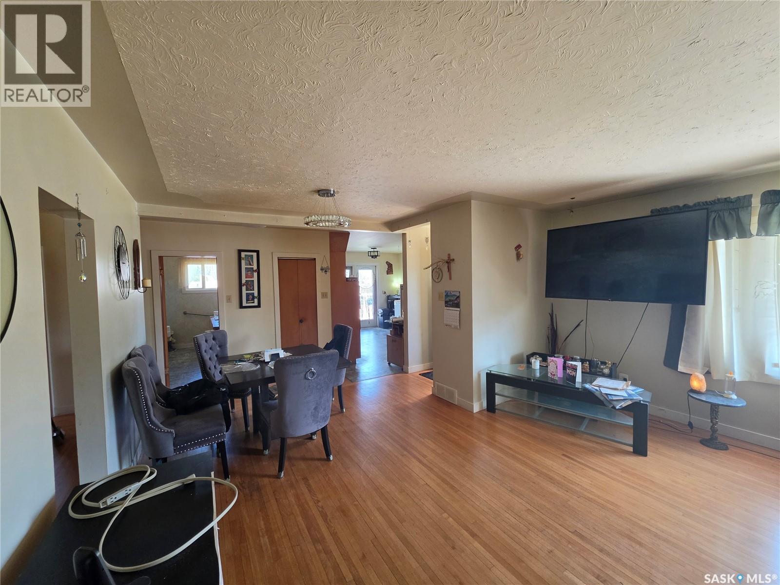 204 1st Avenue S, Dorintosh, Saskatchewan  S0M 0T0 - Photo 3 - SK044914