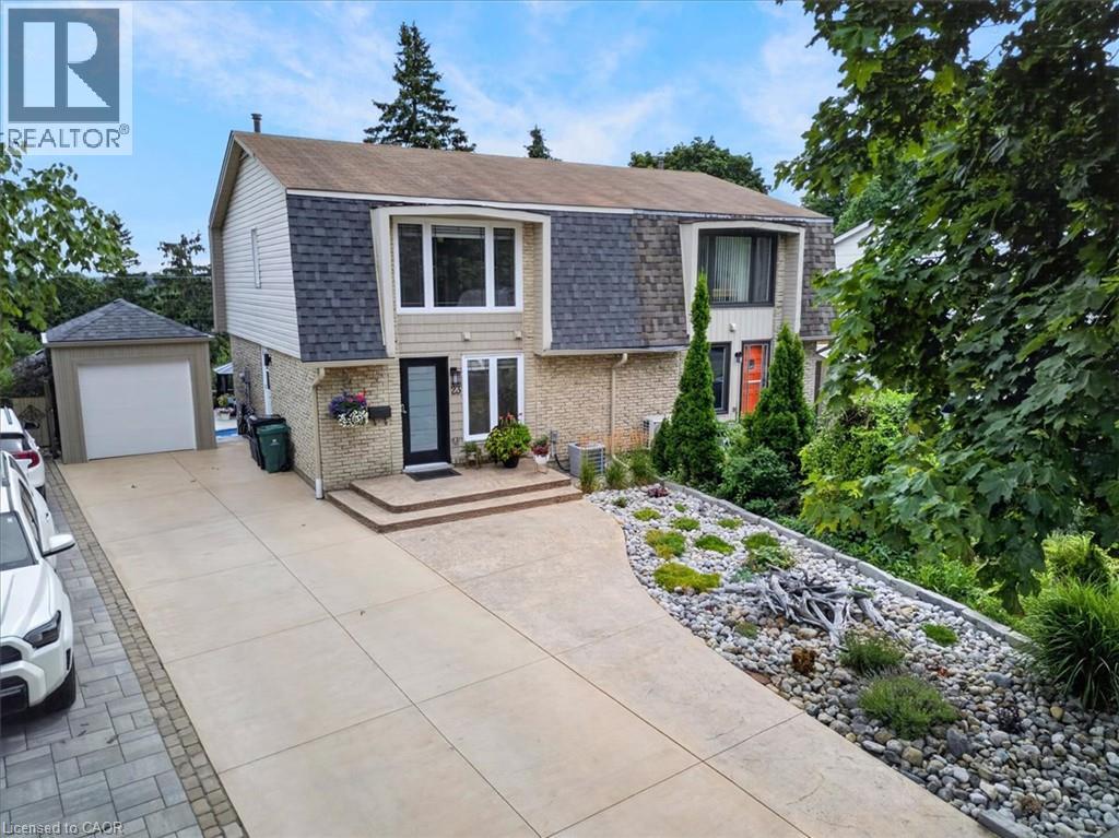 23 BRIAR KNOLL Drive, Kitchener, Ontario