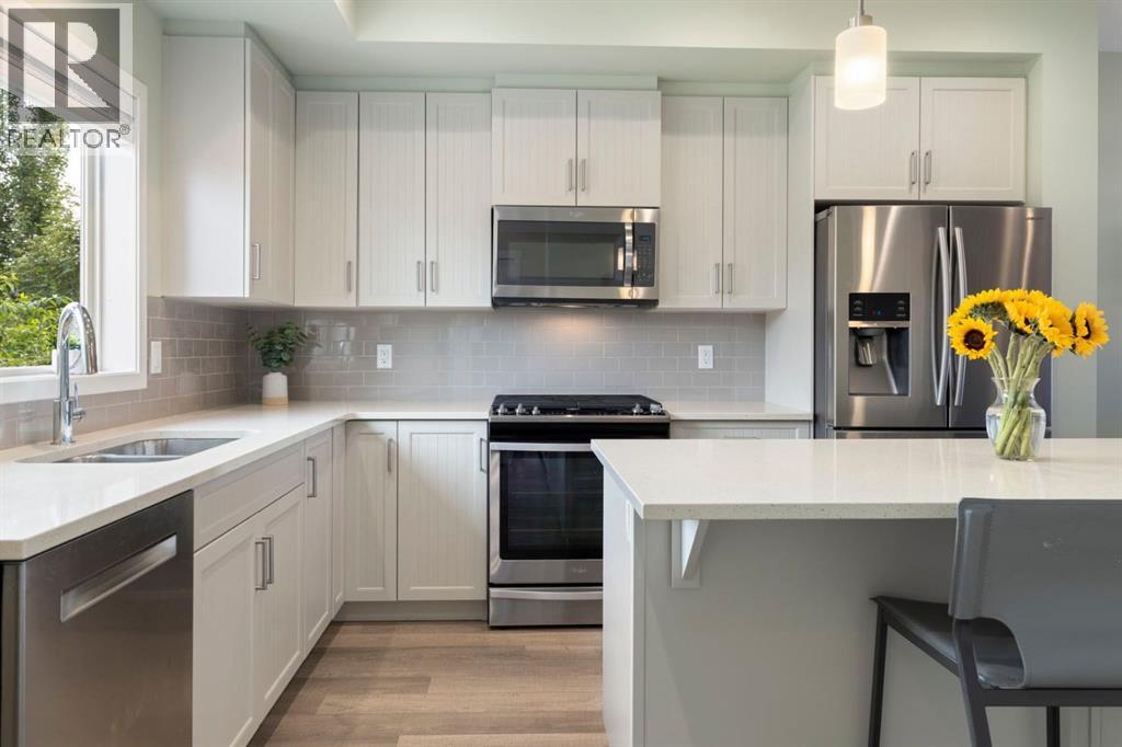 719 Mahogany Boulevard SE, Calgary, Alberta  T3M 2G9 - Photo 3 - A2335255