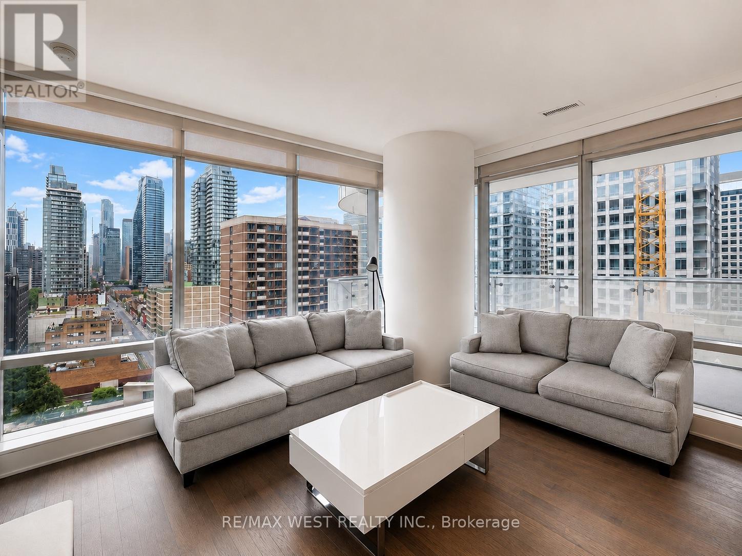 1007 - 1 Bloor Street E, Toronto, Ontario  M4W 0A8 - Photo 2 - C13657148