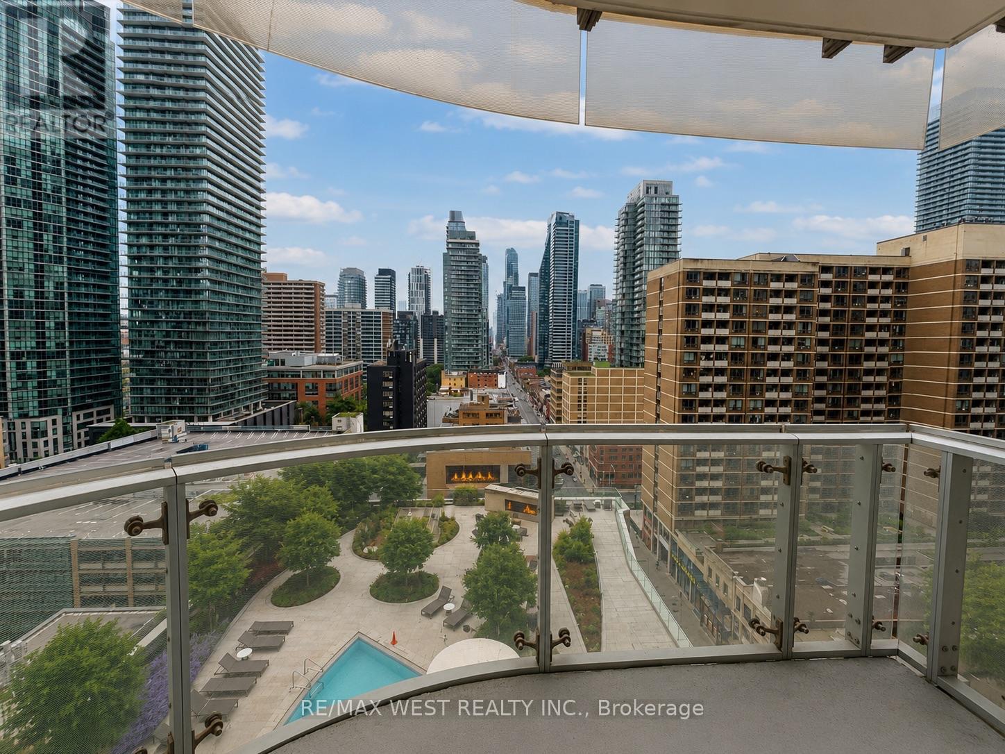 1007 - 1 Bloor Street E, Toronto, Ontario  M4W 0A8 - Photo 3 - C13657148
