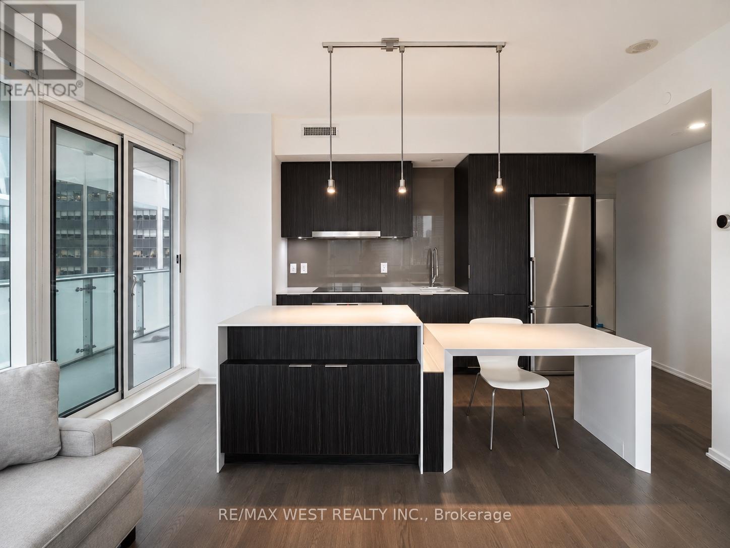 1007 - 1 Bloor Street E, Toronto, Ontario  M4W 0A8 - Photo 4 - C13657148