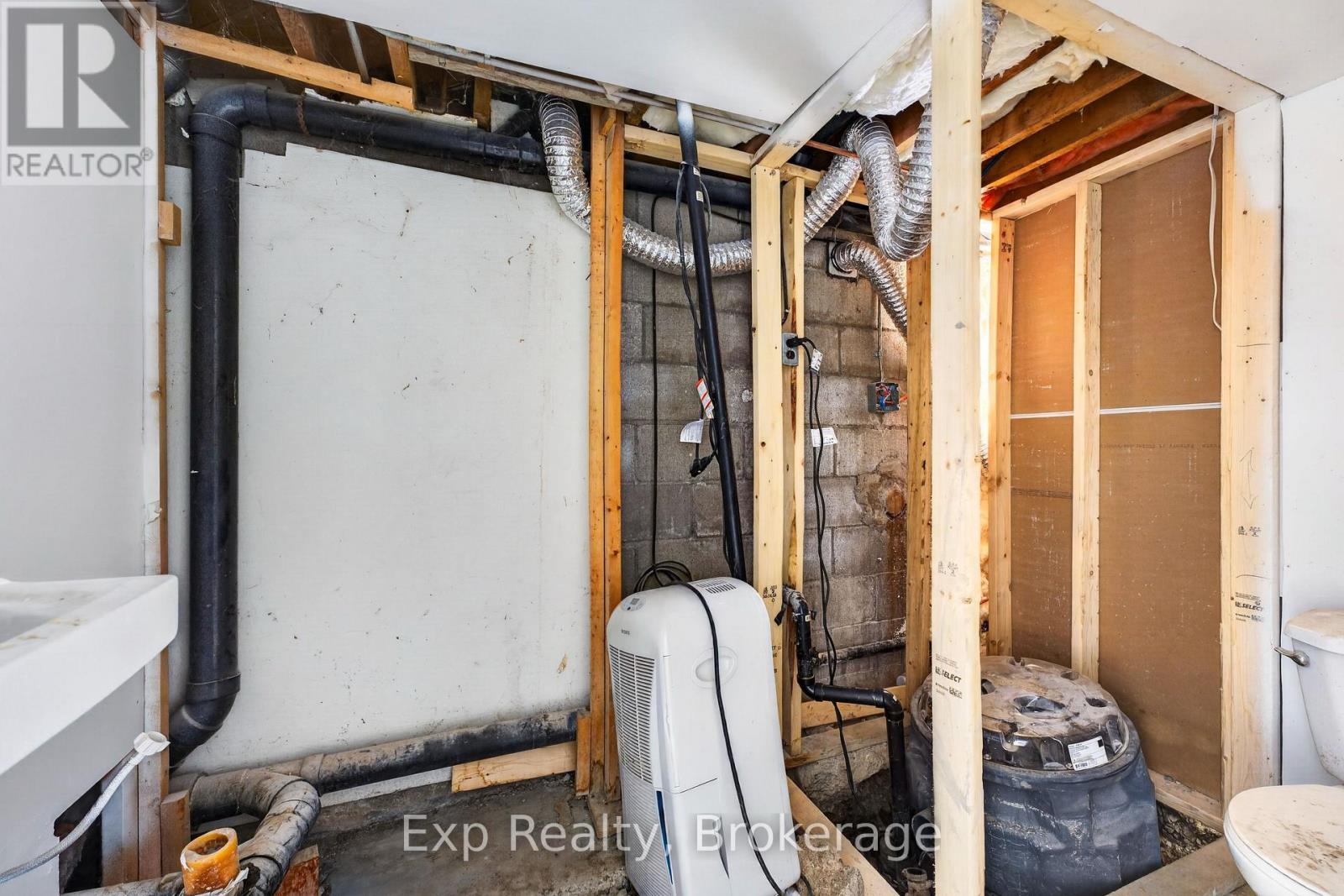 15 Redden Street, Kingston, Ontario  K7M 4K9 - Photo 23 - X13493440