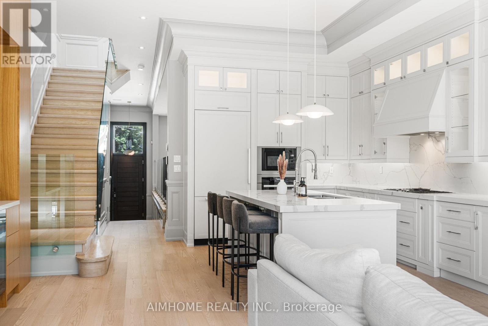 191 Glengarry Avenue, Toronto, Ontario  M5M 1E1 - Photo 12 - C13657384