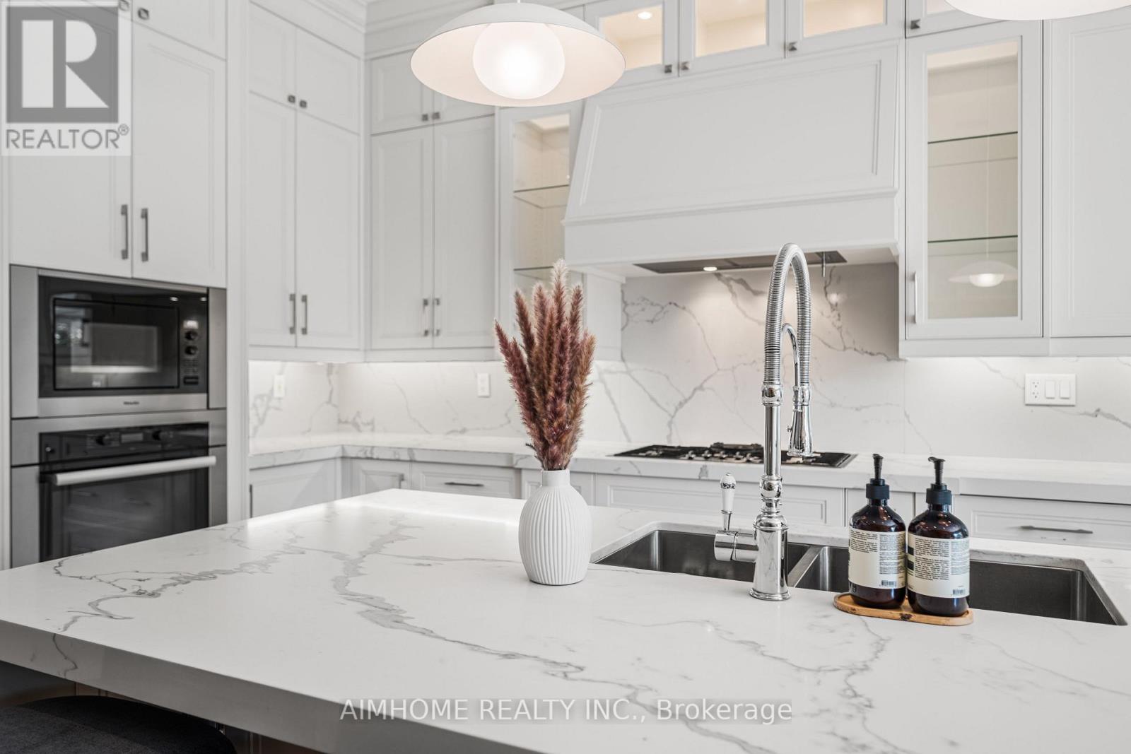 191 Glengarry Avenue, Toronto, Ontario  M5M 1E1 - Photo 19 - C13657384