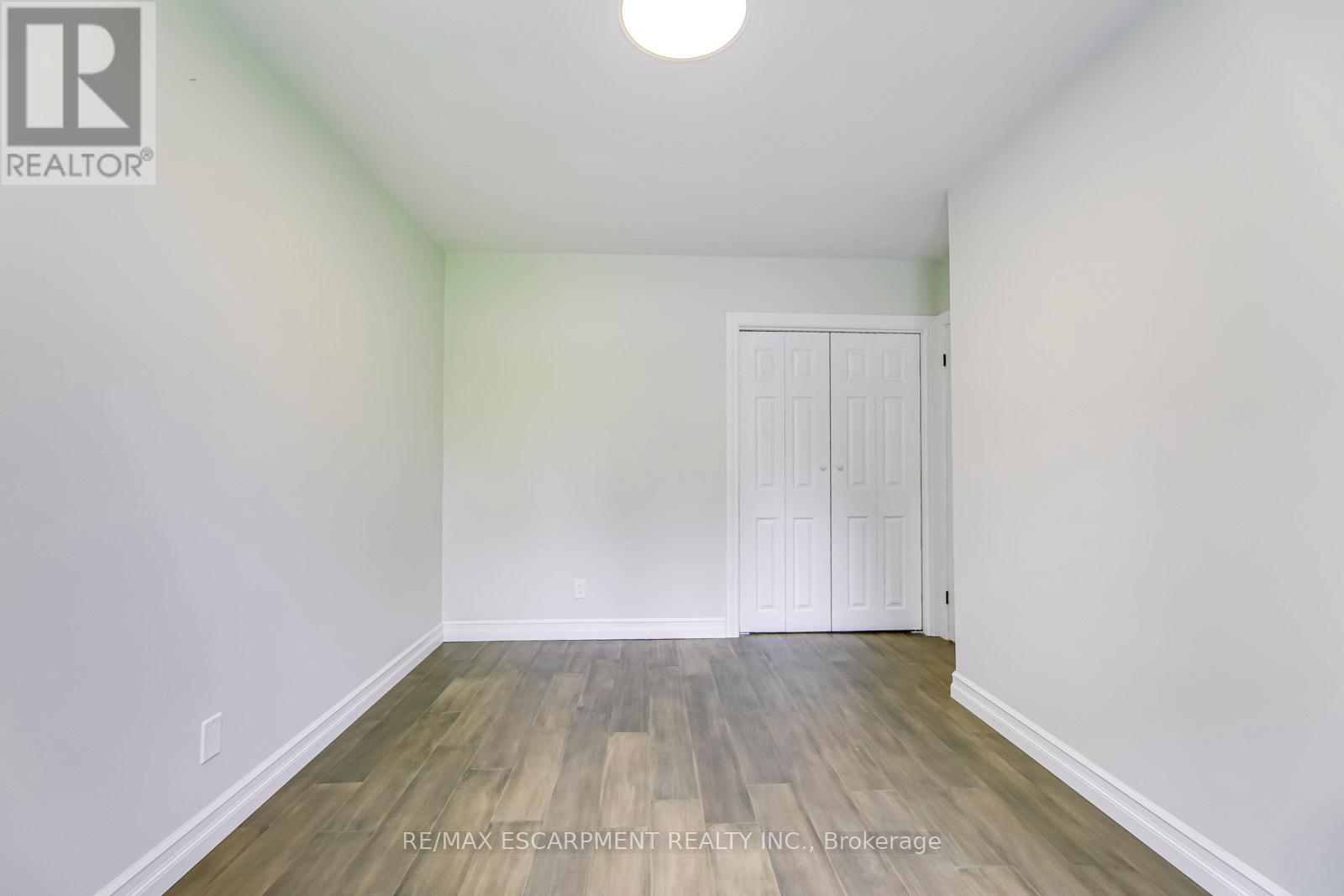 356 Dunlop Crescent, Burlington, Ontario  L7L 3N7 - Photo 23 - W13627162