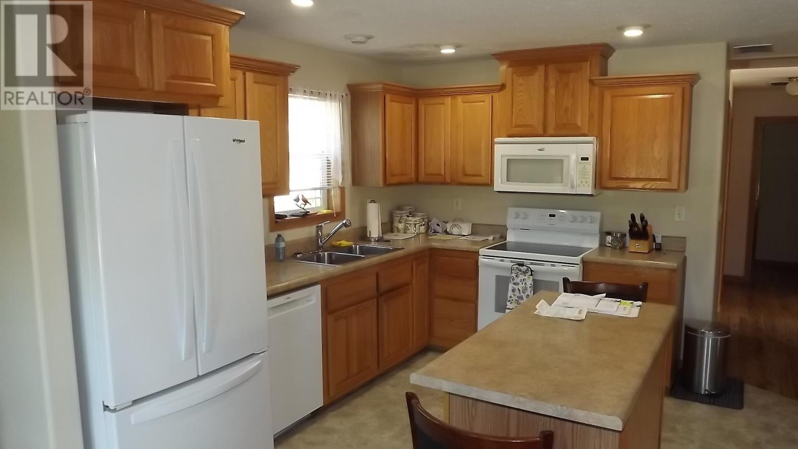 19 Pinewood St, Massey, Ontario  P0P 1P0 - Photo 18 - SM262119