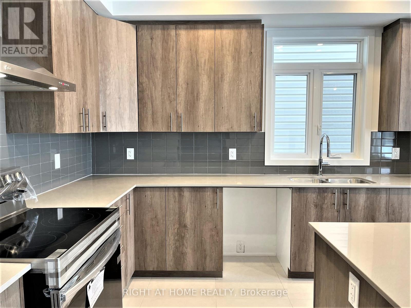 902 Duxbury Lane, Ottawa, Ontario  K4M 0M3 - Photo 13 - X13535776