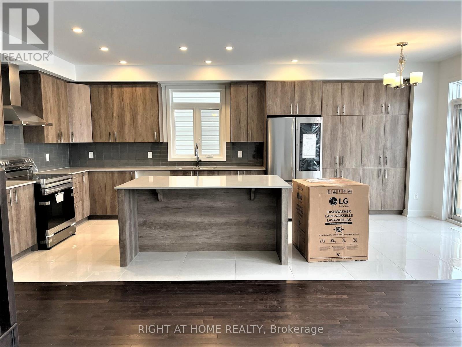 902 Duxbury Lane, Ottawa, Ontario  K4M 0M3 - Photo 12 - X13535776