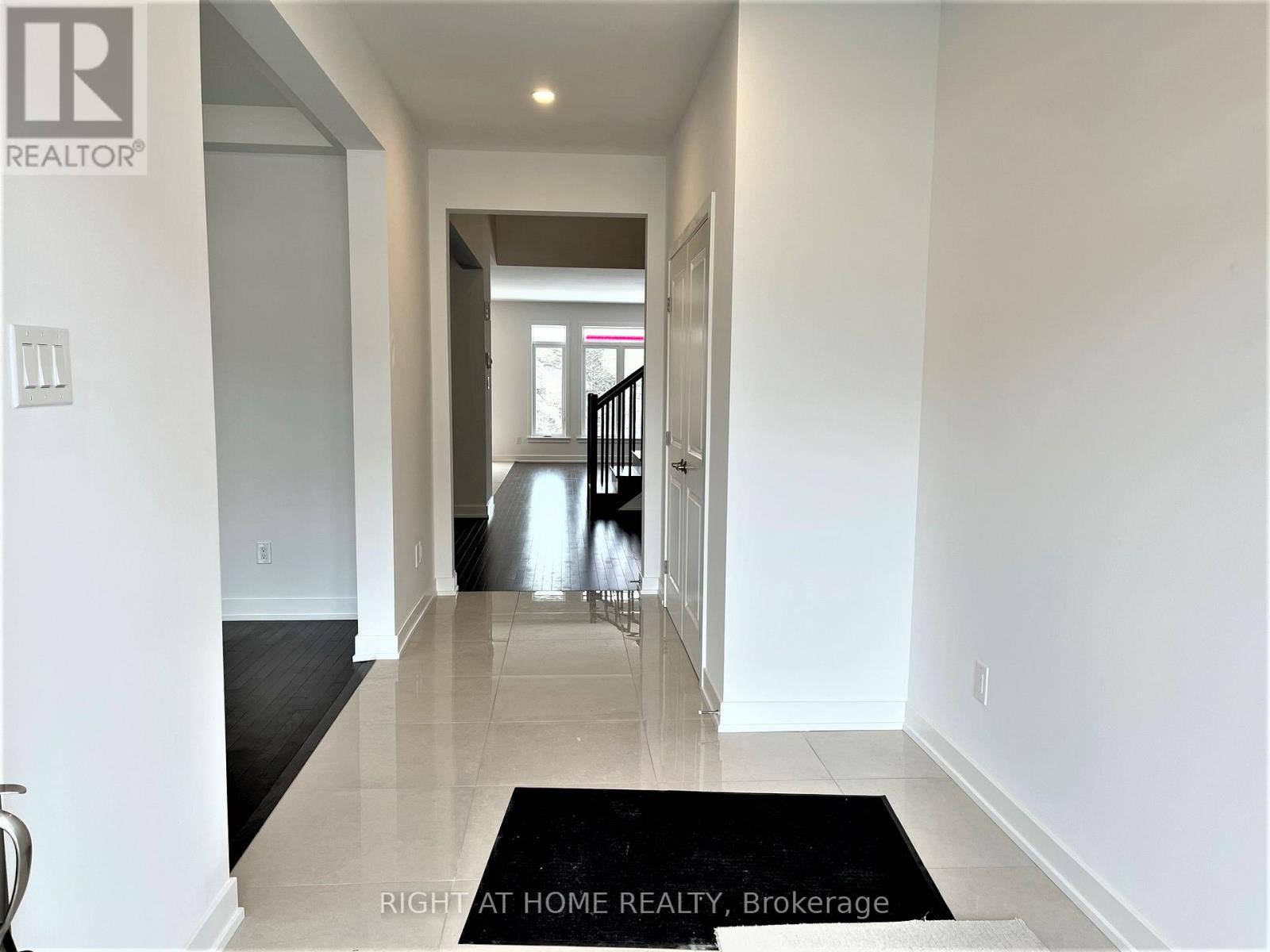902 Duxbury Lane, Ottawa, Ontario  K4M 0M3 - Photo 3 - X13535776