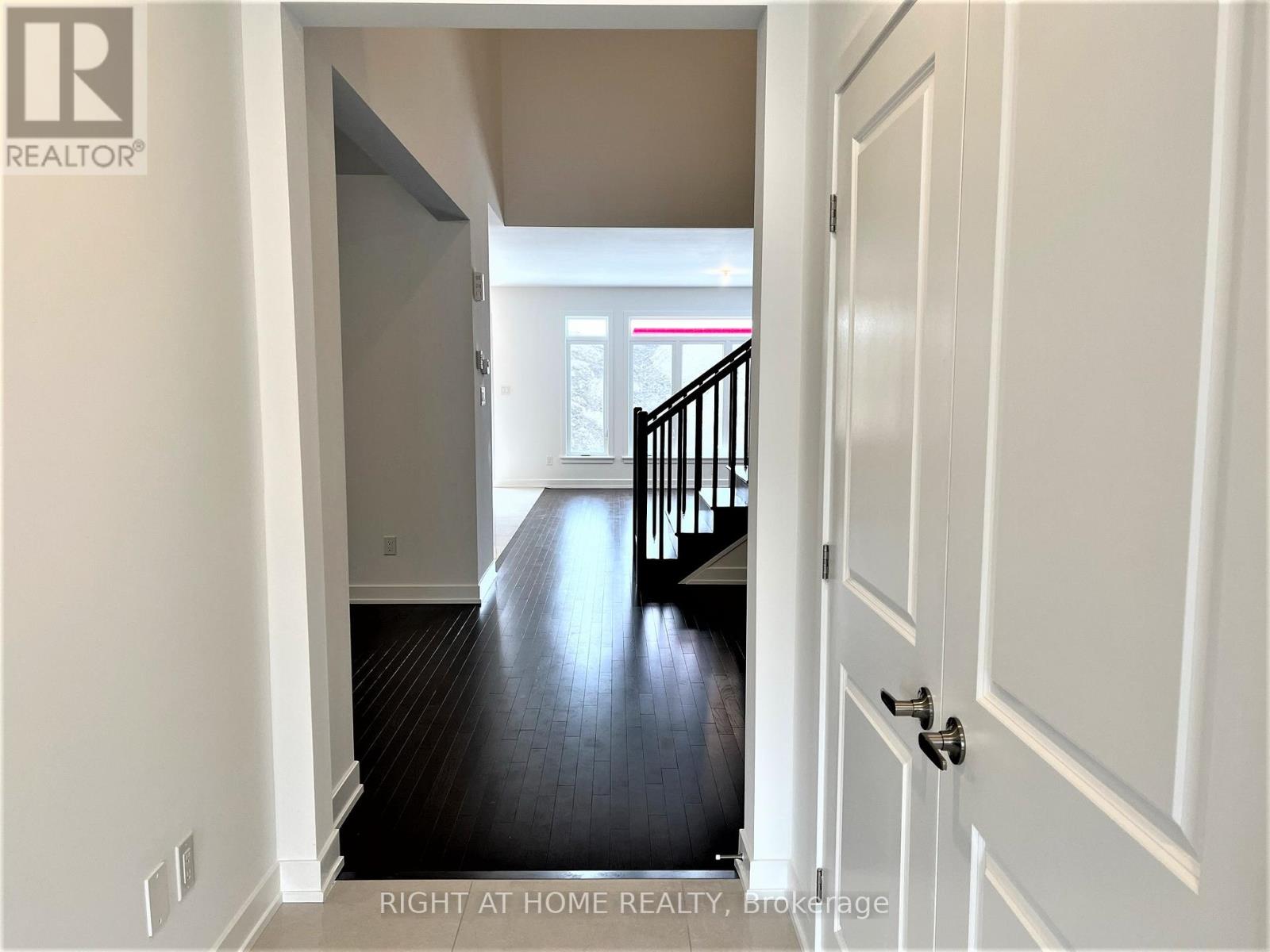 902 Duxbury Lane, Ottawa, Ontario  K4M 0M3 - Photo 4 - X13535776
