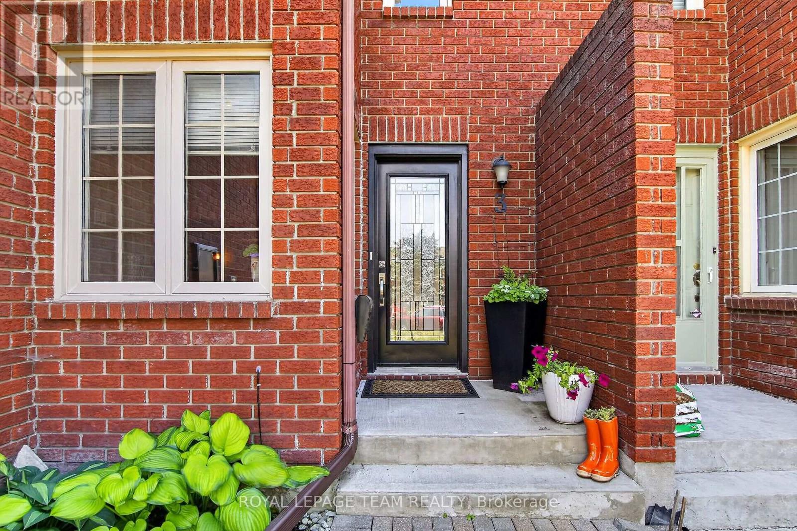 3 Hepburn Court, Ottawa, Ontario  K2L 3Z3 - Photo 3 - X13567932