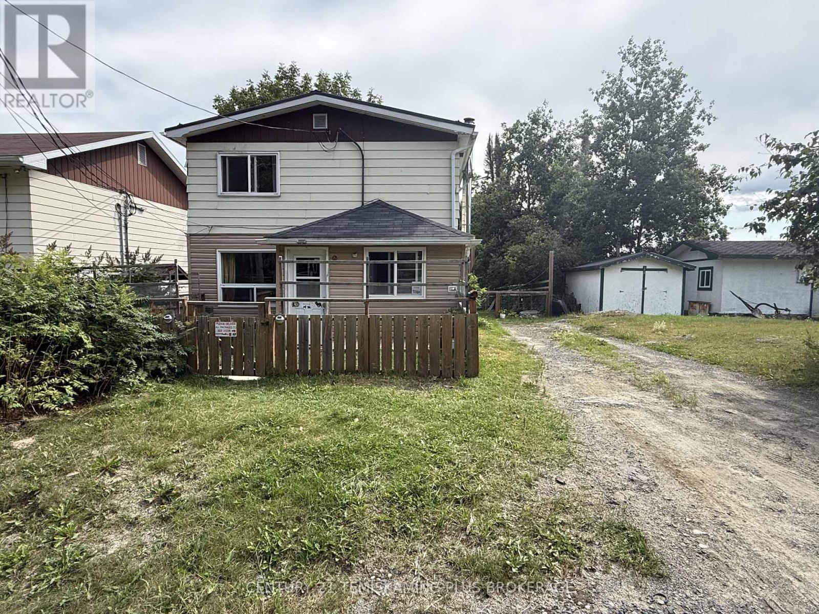 8 SWASTIKA AVENUE, Kirkland Lake, Ontario
