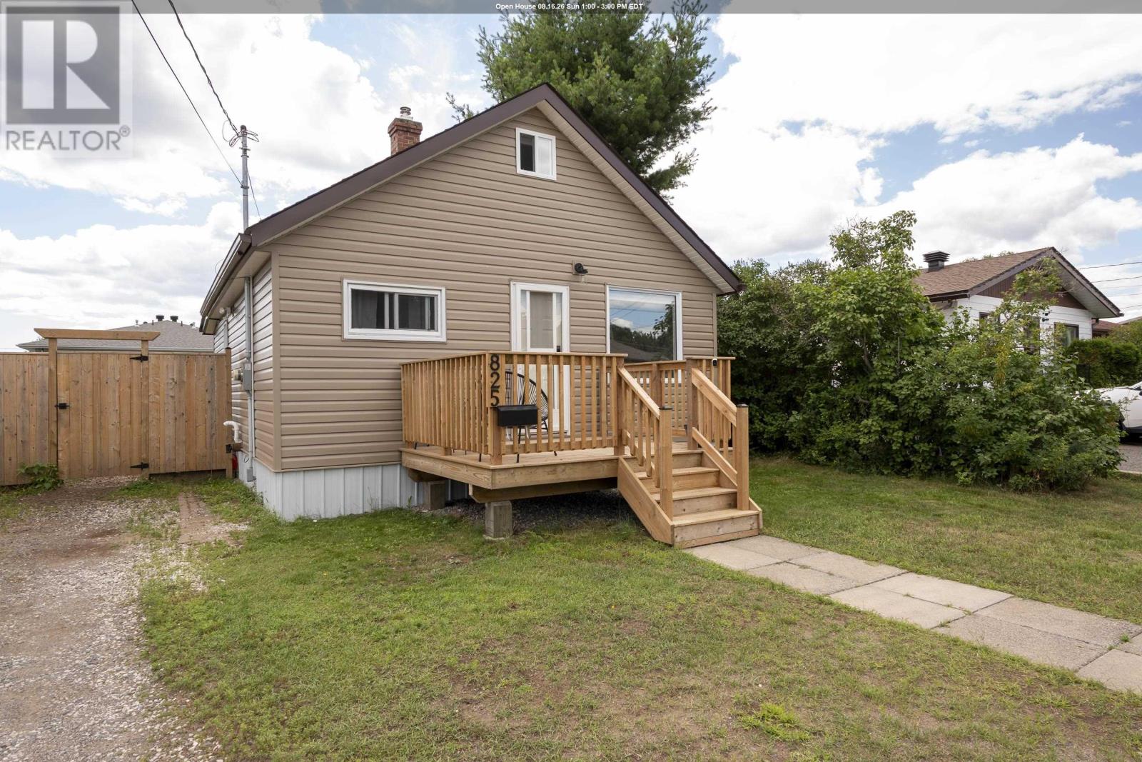 825 Newport AVE, Thunder Bay, Ontario