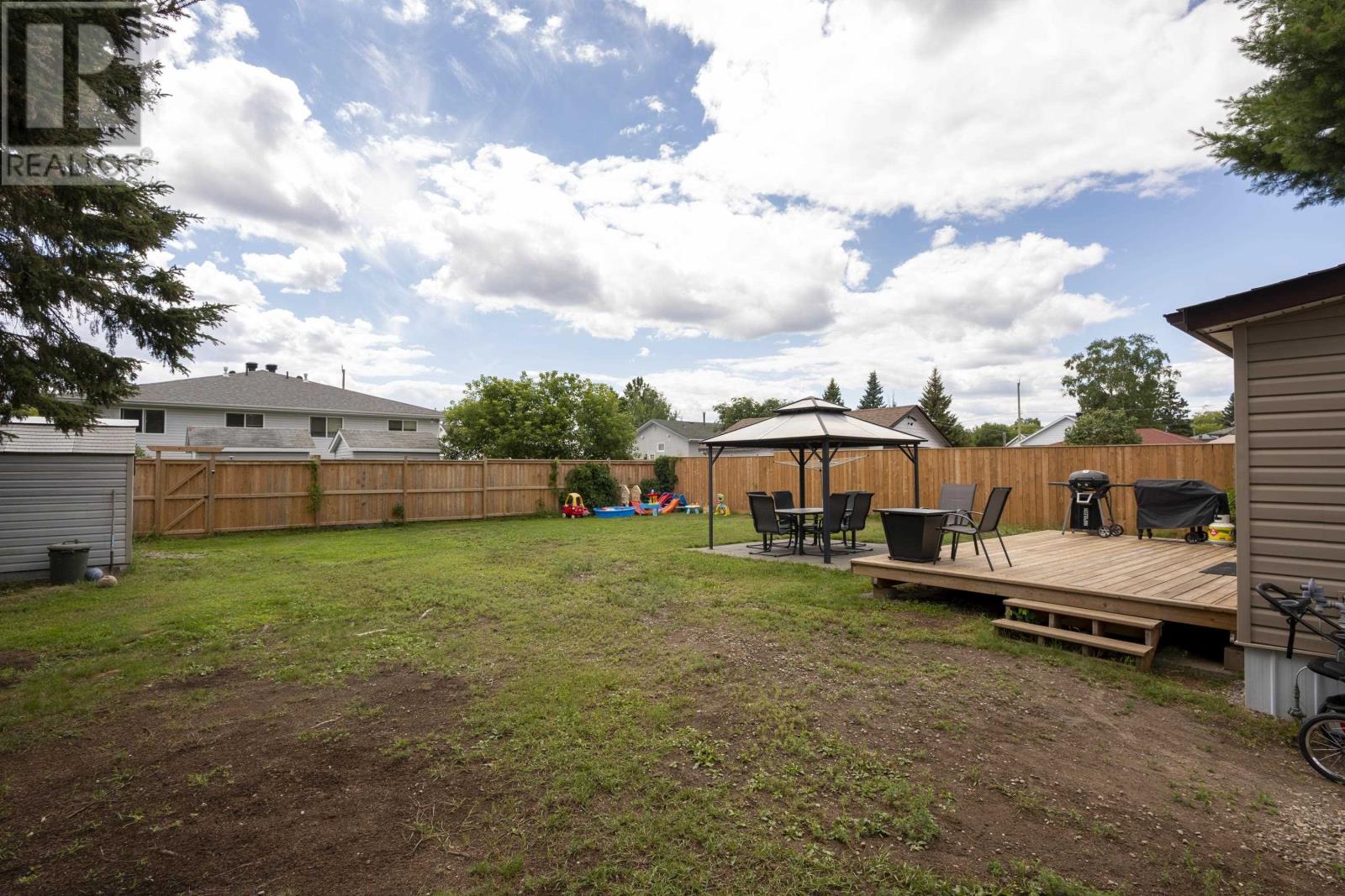 825 Newport Ave, Thunder Bay, Ontario  P7A 6J8 - Photo 3 - TB2602296