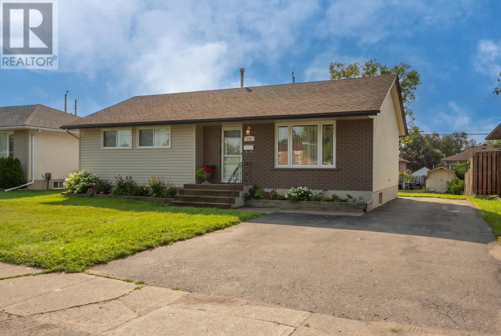 139 Clarkson St, Thunder Bay, Ontario  P7B 4W9 - Photo 1 - TB2602303