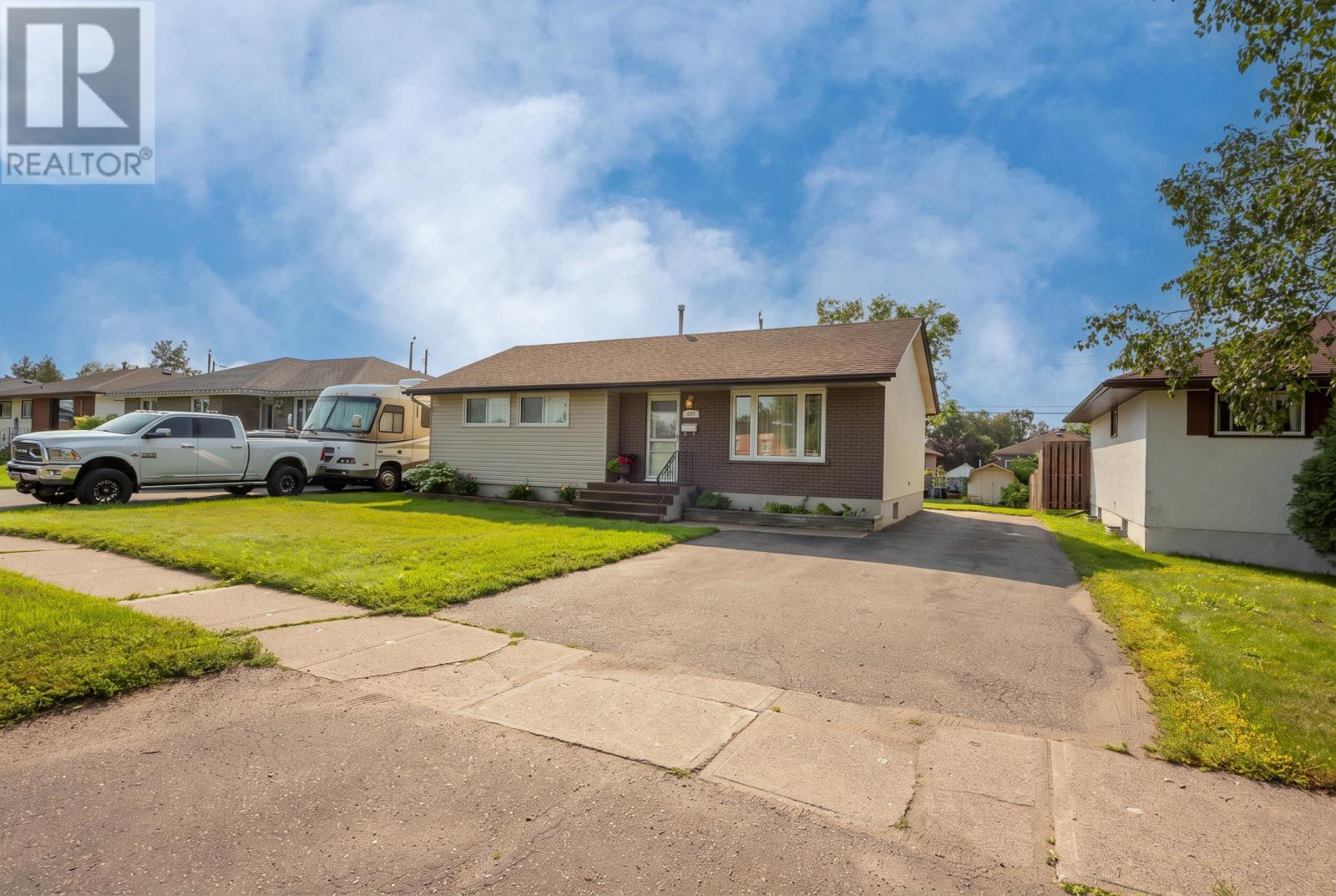 139 Clarkson St, Thunder Bay, Ontario  P7B 4W9 - Photo 2 - TB2602303