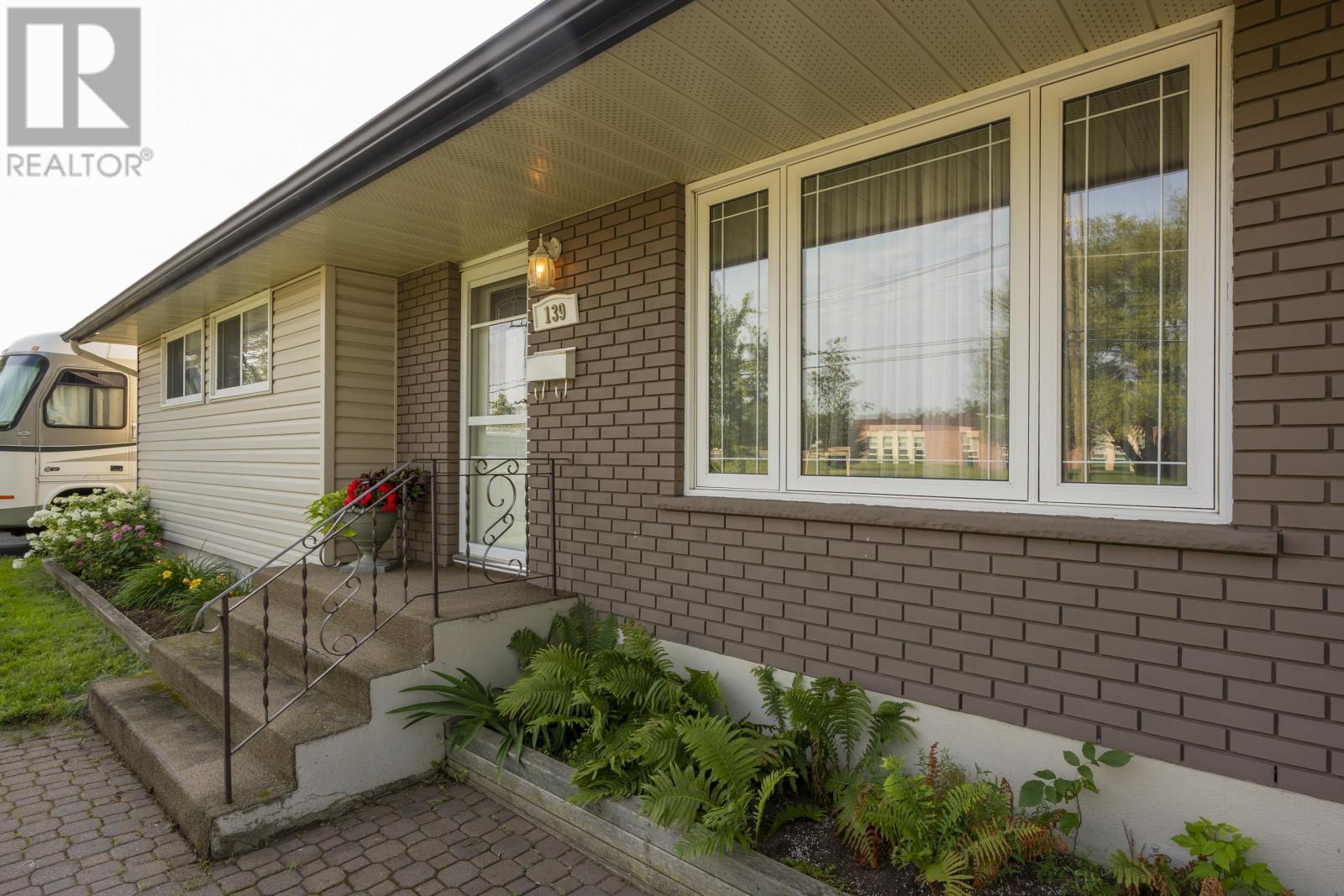 139 Clarkson St, Thunder Bay, Ontario  P7B 4W9 - Photo 3 - TB2602303