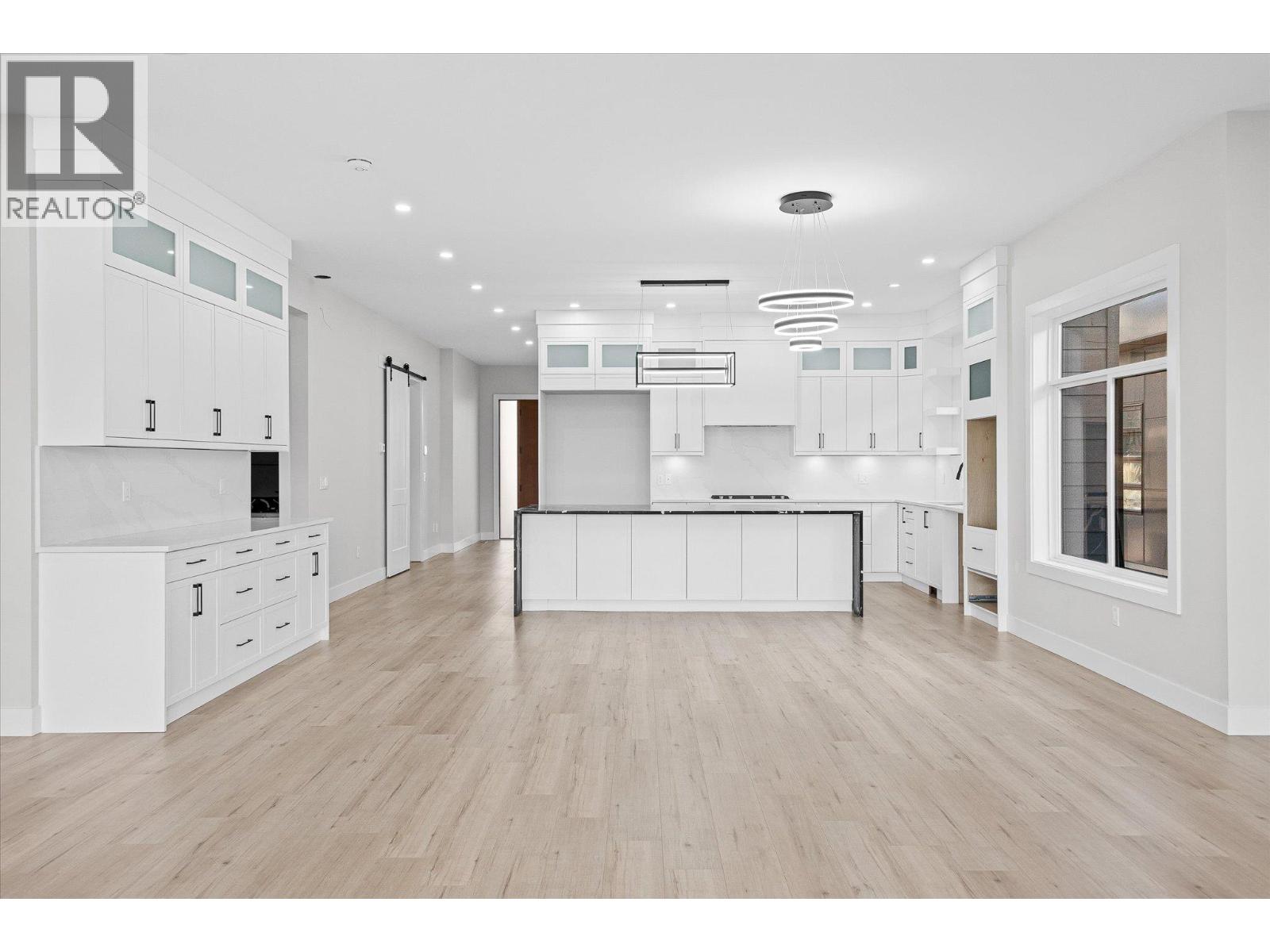 528 Hawes Court, Kelowna, British Columbia  V1W 5C5 - Photo 6 - 10389905