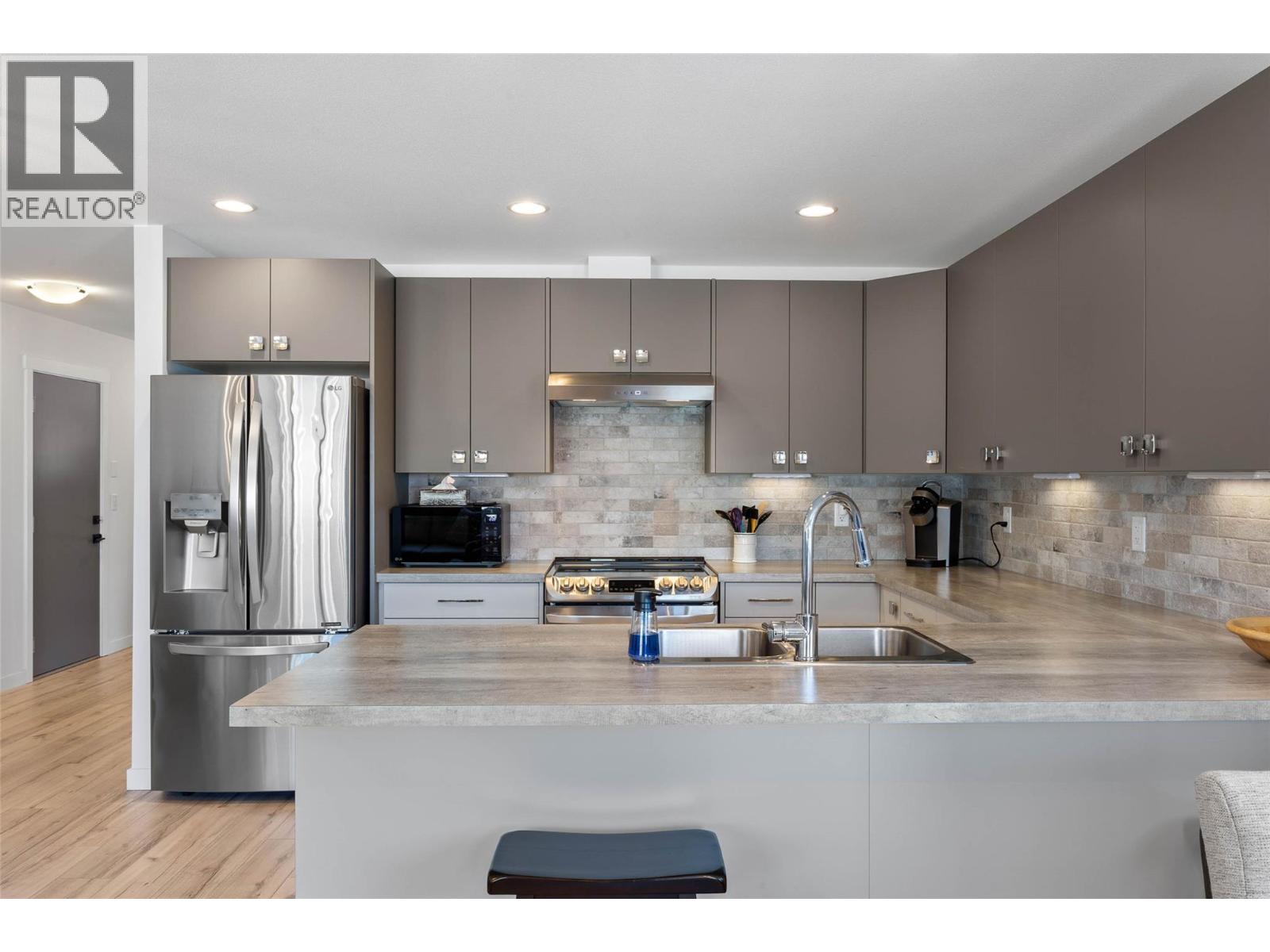 1323 Kinross Place Unit# 107, Kamloops, British Columbia  V1S 0E4 - Photo 4 - 10393454