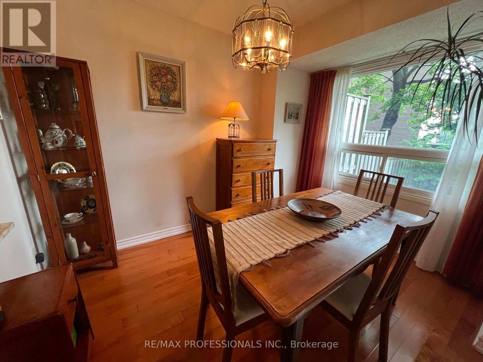#2 - 3345 Silverado Drive, Mississauga, Ontario  L5A 2V1 - Photo 6 - W13511574