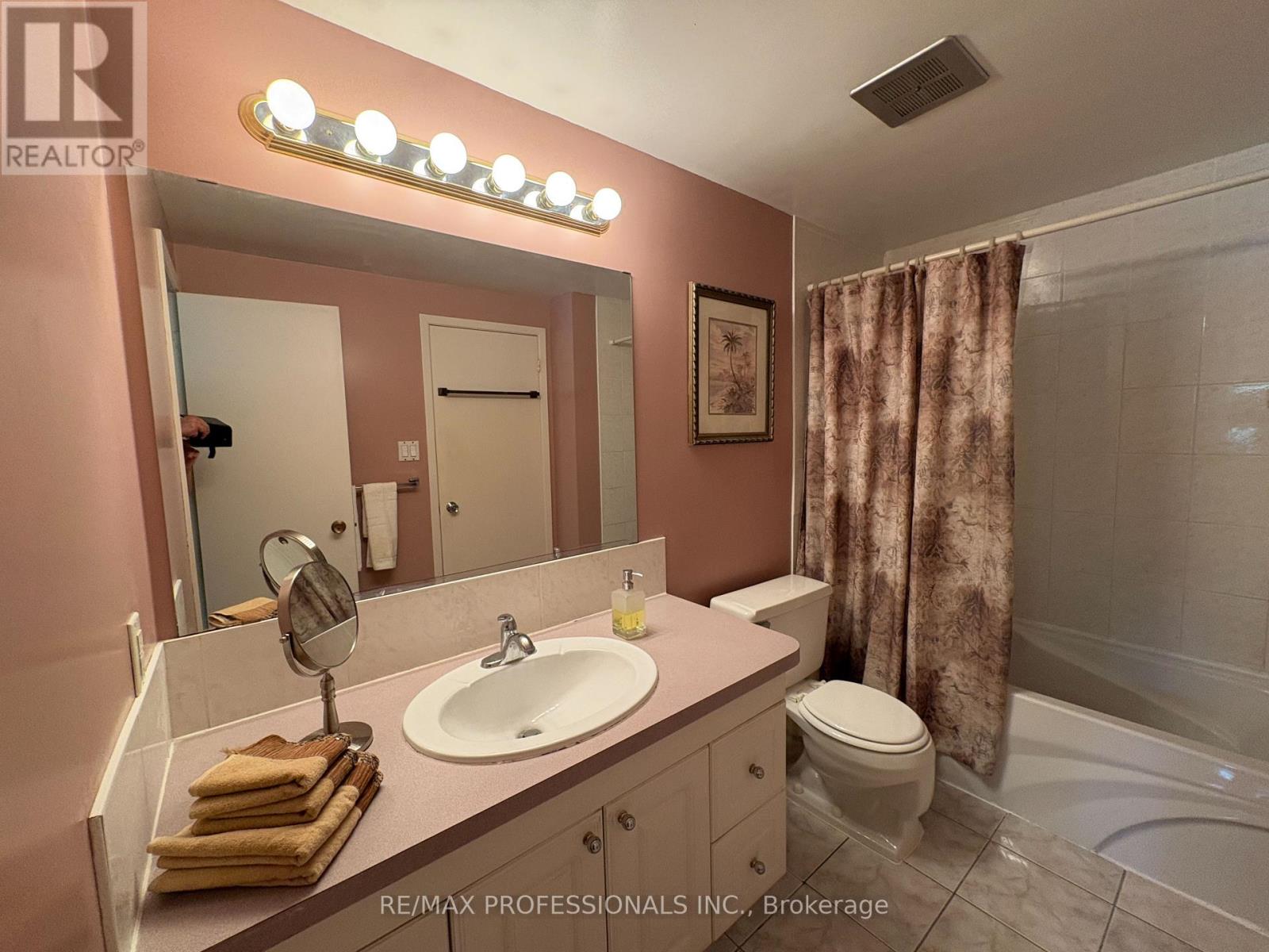 #2 - 3345 Silverado Drive, Mississauga, Ontario  L5A 2V1 - Photo 14 - W13511574