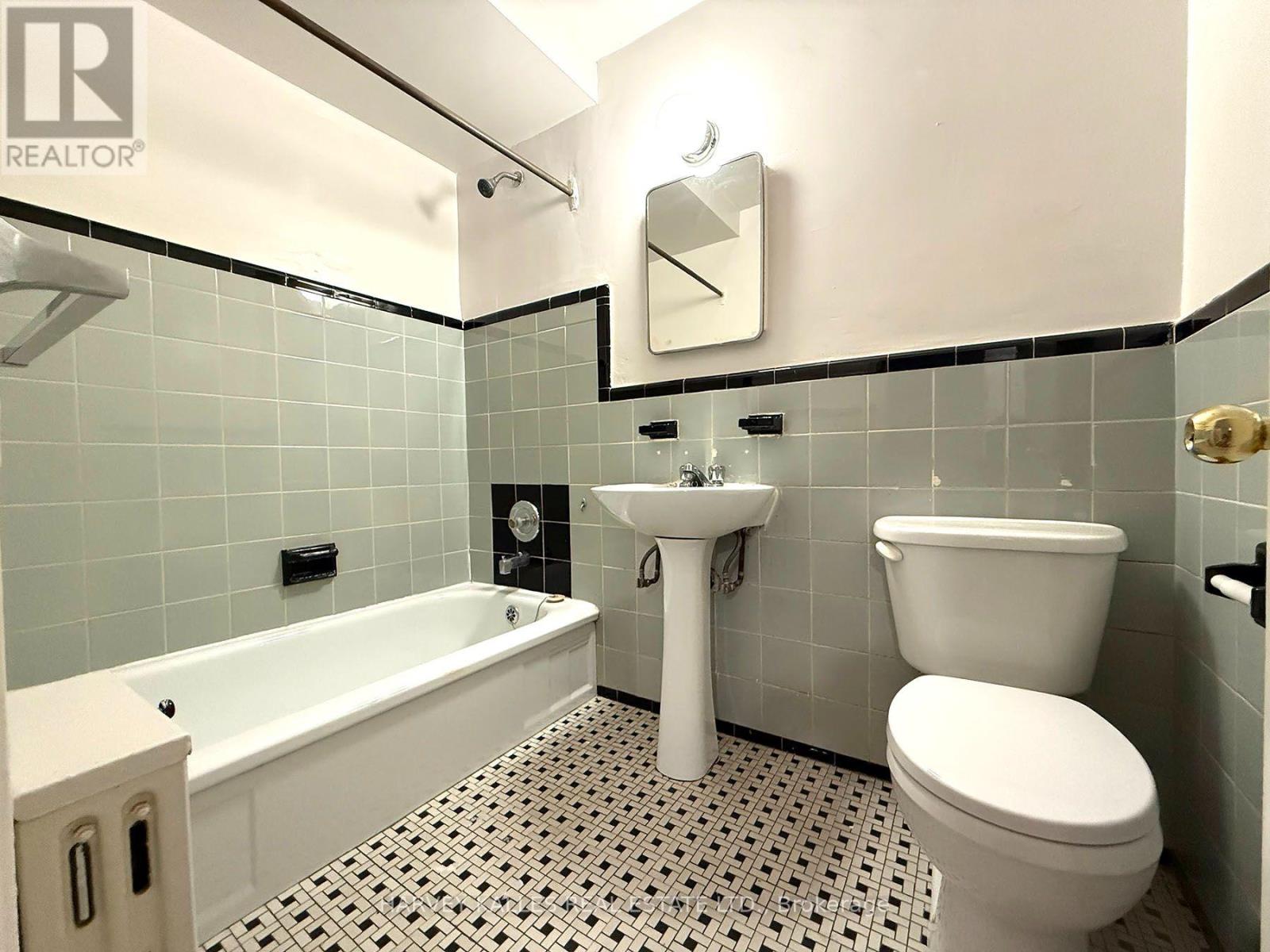 407 - 1490 Eglinton Avenue W, Toronto, Ontario M6E 2G5 - Photo 6 - W13654024