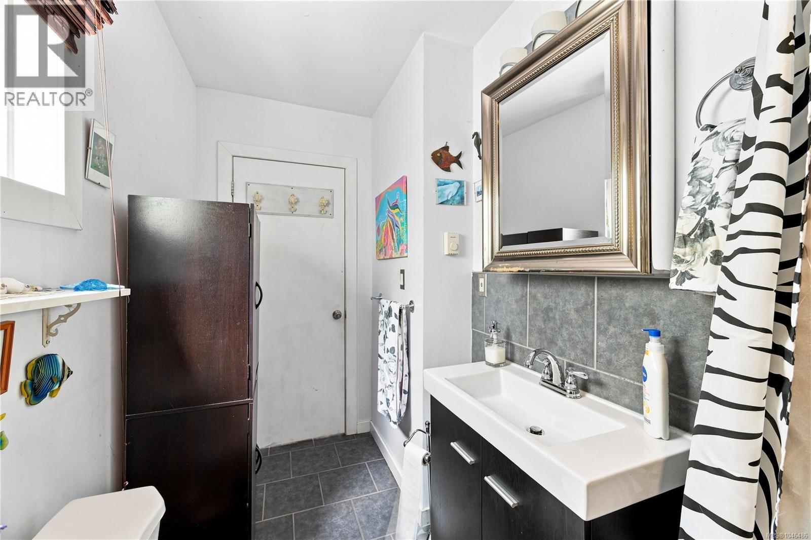 1272 Centre Rd, Victoria, British Columbia  V8T 1K3 - Photo 17 - 1046486