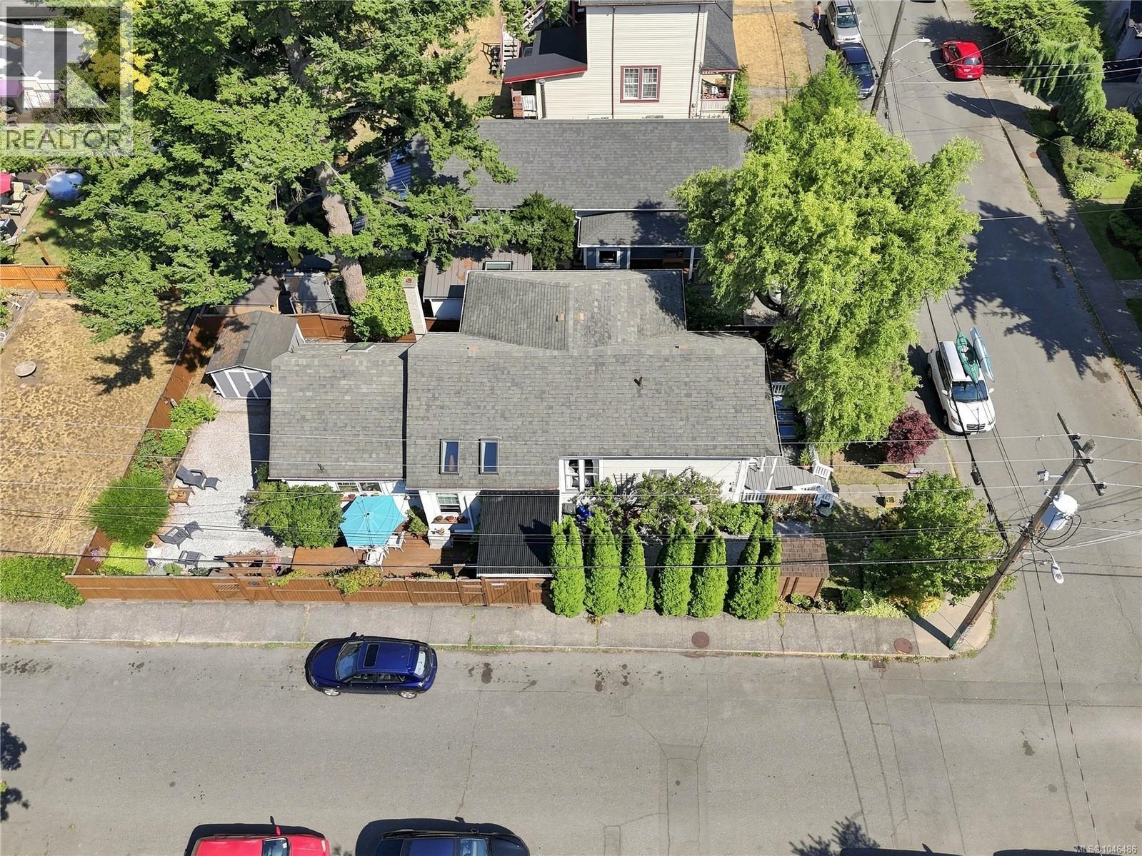1272 Centre Rd, Victoria, British Columbia  V8T 1K3 - Photo 2 - 1046486