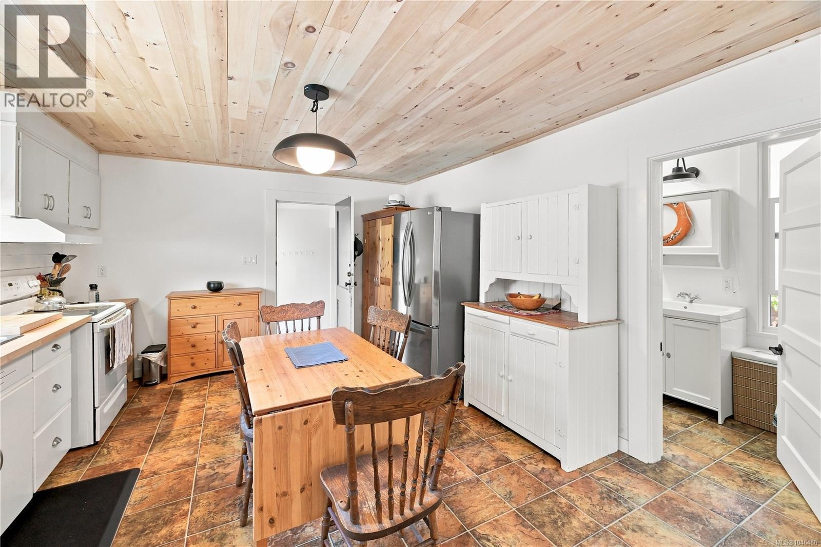1272 Centre Rd, Victoria, British Columbia  V8T 1K3 - Photo 24 - 1046486