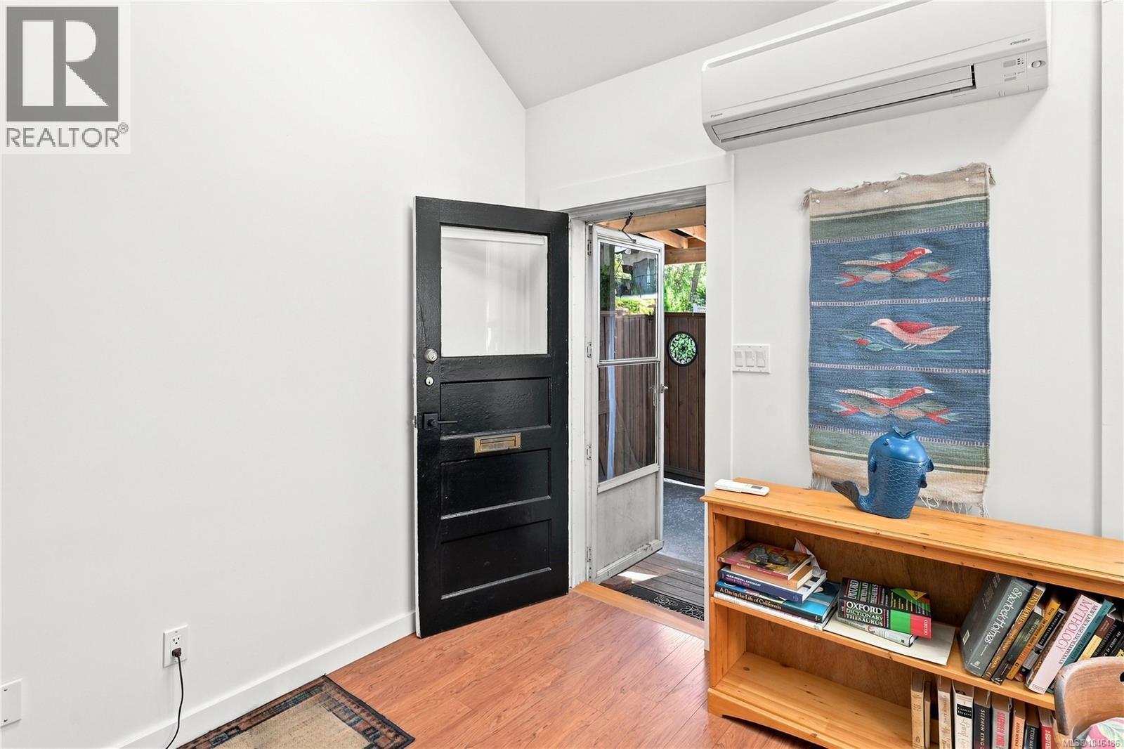 1272 Centre Rd, Victoria, British Columbia  V8T 1K3 - Photo 32 - 1046486
