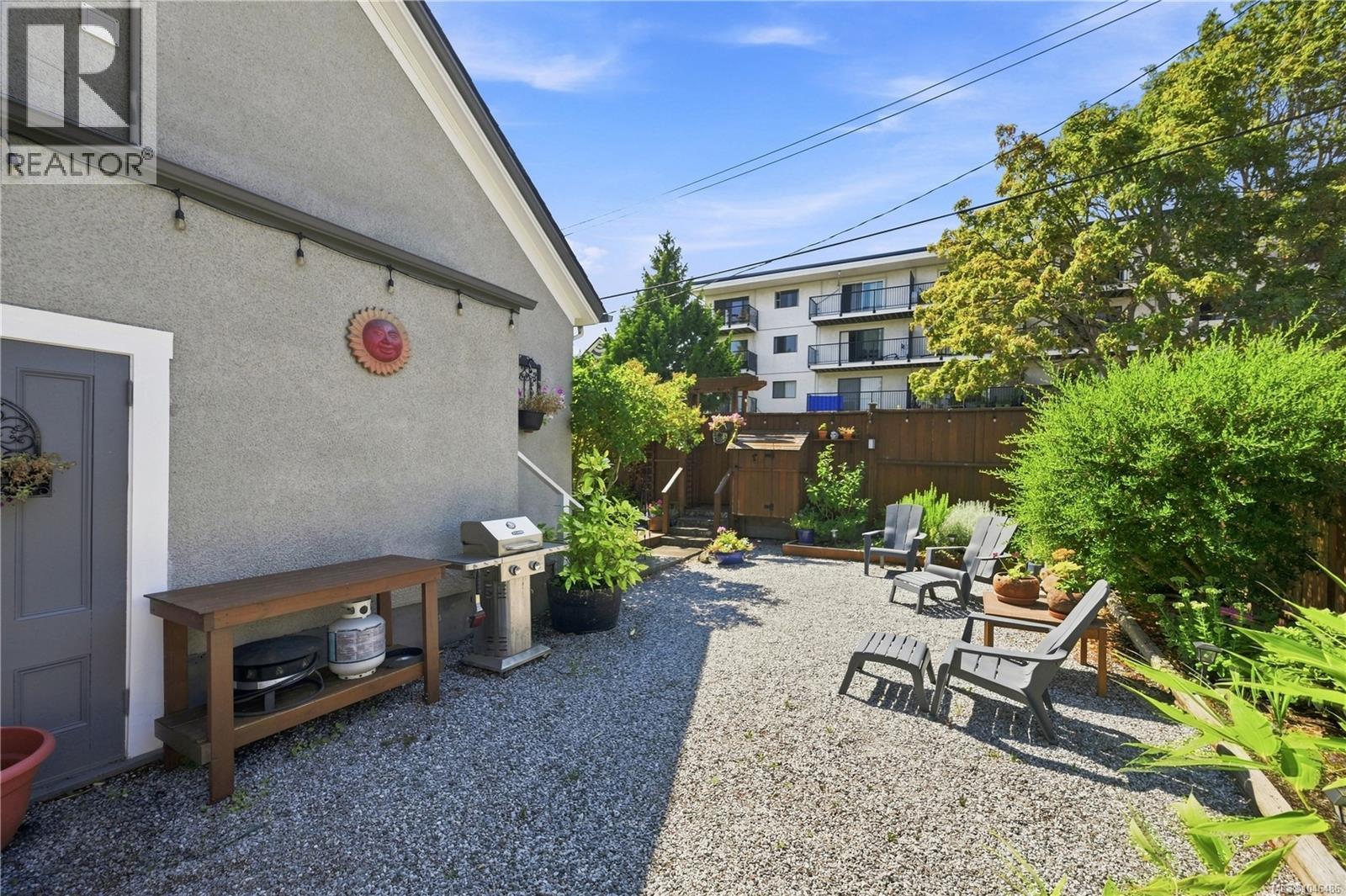 1272 Centre Rd, Victoria, British Columbia  V8T 1K3 - Photo 40 - 1046486