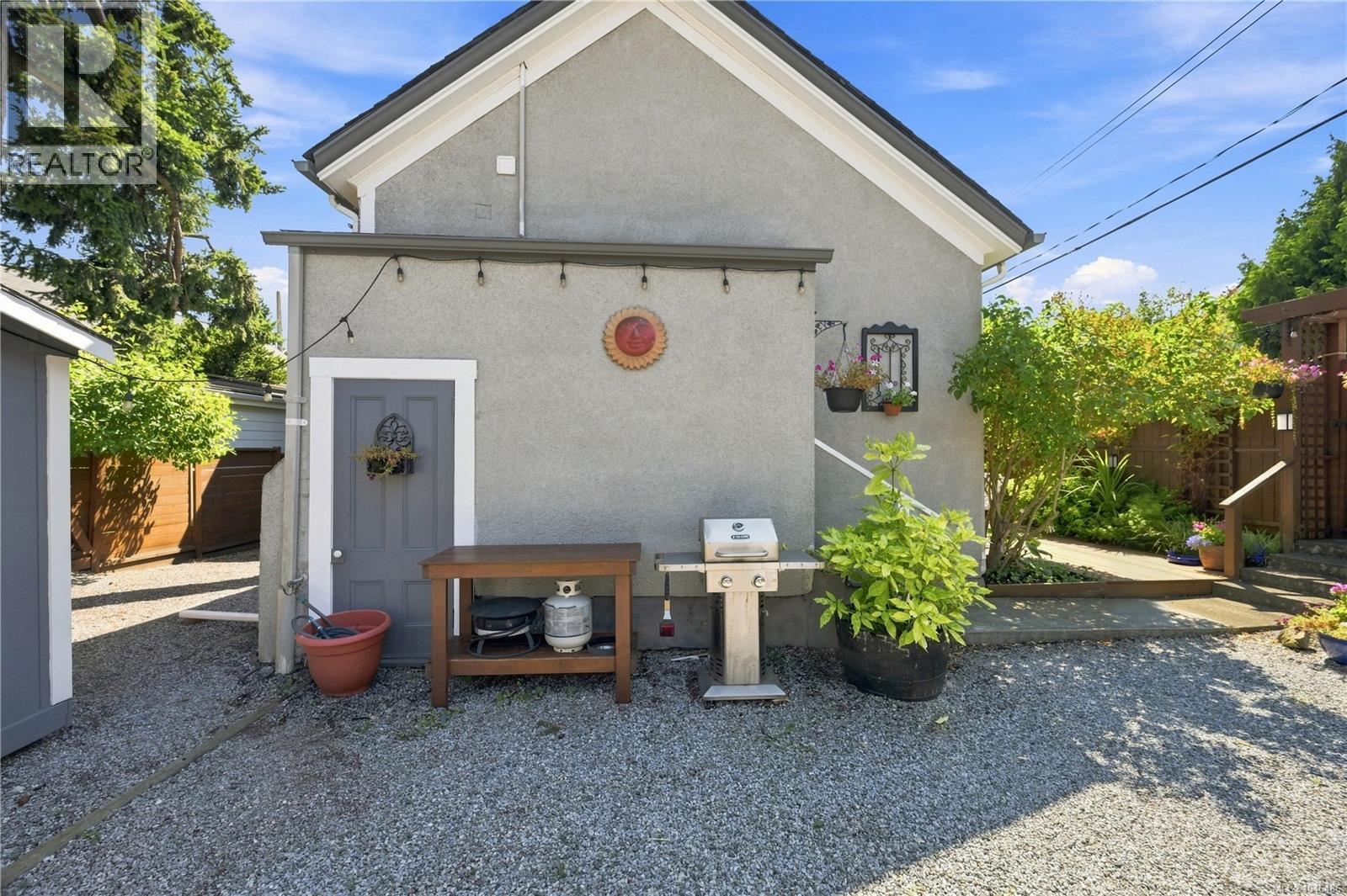 1272 Centre Rd, Victoria, British Columbia  V8T 1K3 - Photo 41 - 1046486
