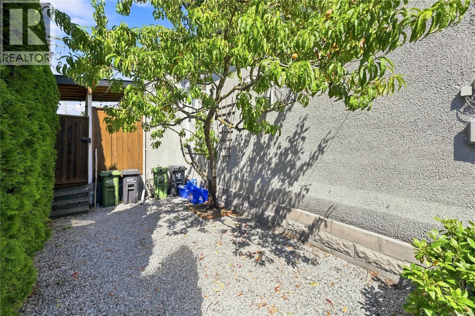 1272 Centre Rd, Victoria, British Columbia  V8T 1K3 - Photo 44 - 1046486