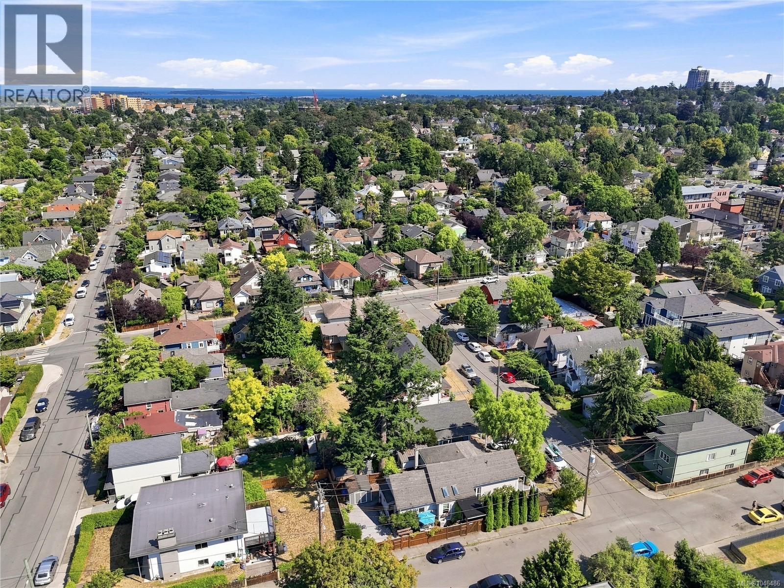 1272 Centre Rd, Victoria, British Columbia  V8T 1K3 - Photo 51 - 1046486