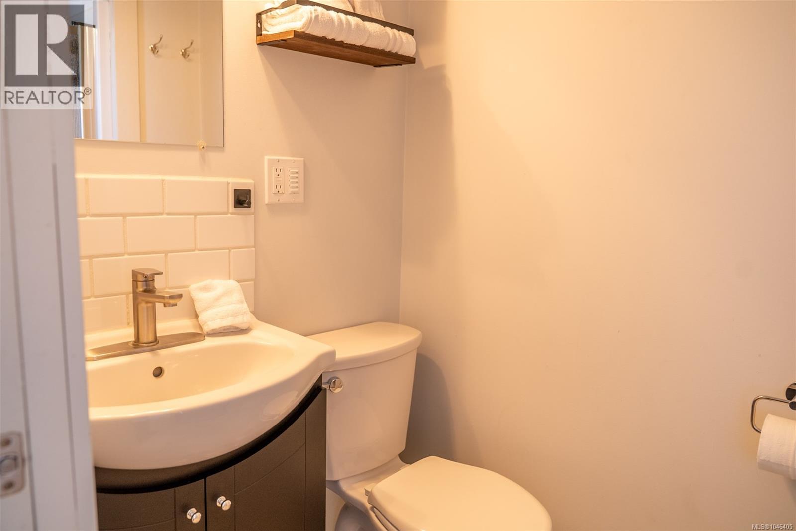 7918 Swanson View Dr, Pender Island, British Columbia  V0N 2M2 - Photo 39 - 1046405