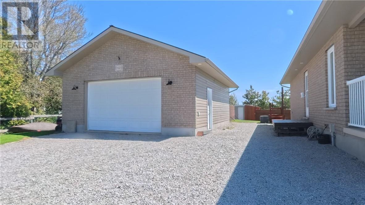 7225 Hwy 542, Mindemoya, Ontario  P0P 1S0 - Photo 32 - 2127946