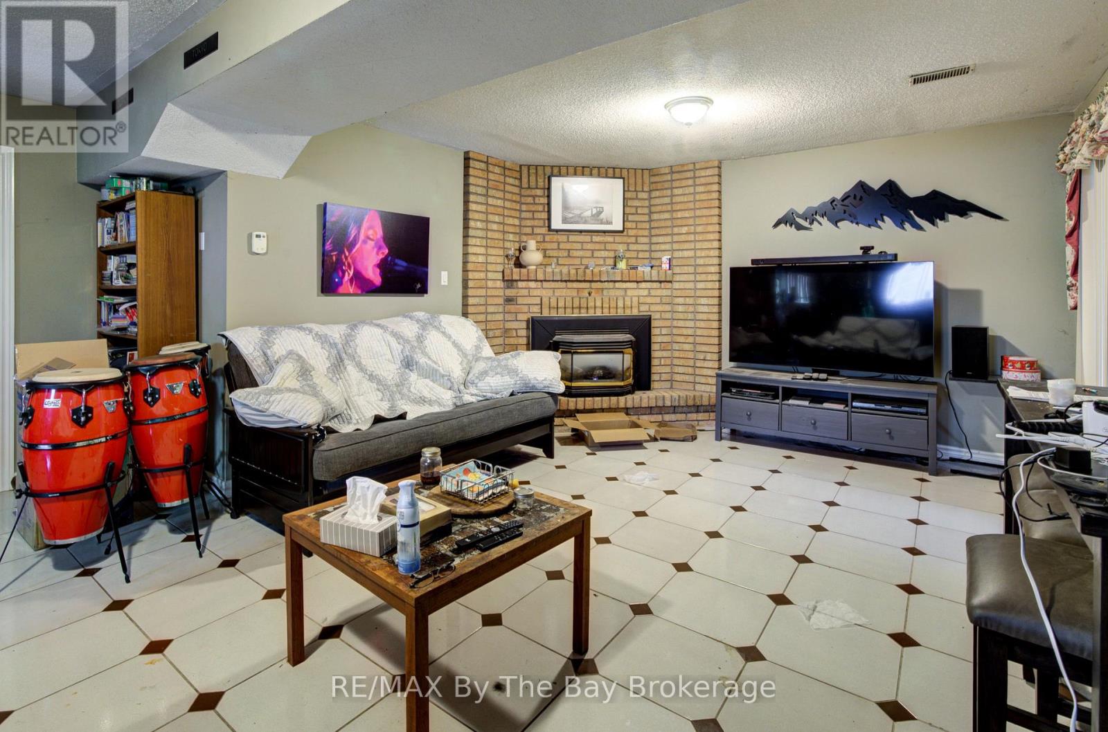 32 1st Lane, Wasaga Beach, Ontario  L9Z 2G3 - Photo 18 - S13657638